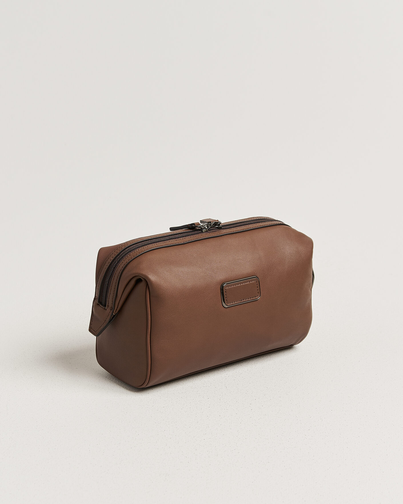 Mies | Laukut | TUMI | Framed Travel Kit Cognac