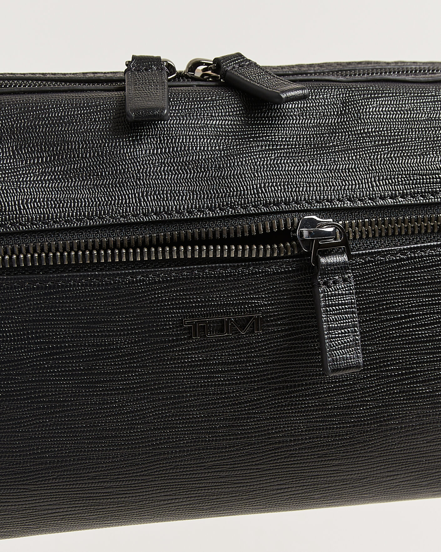 Mies | Laukut | TUMI | Framed Travel Kit Black