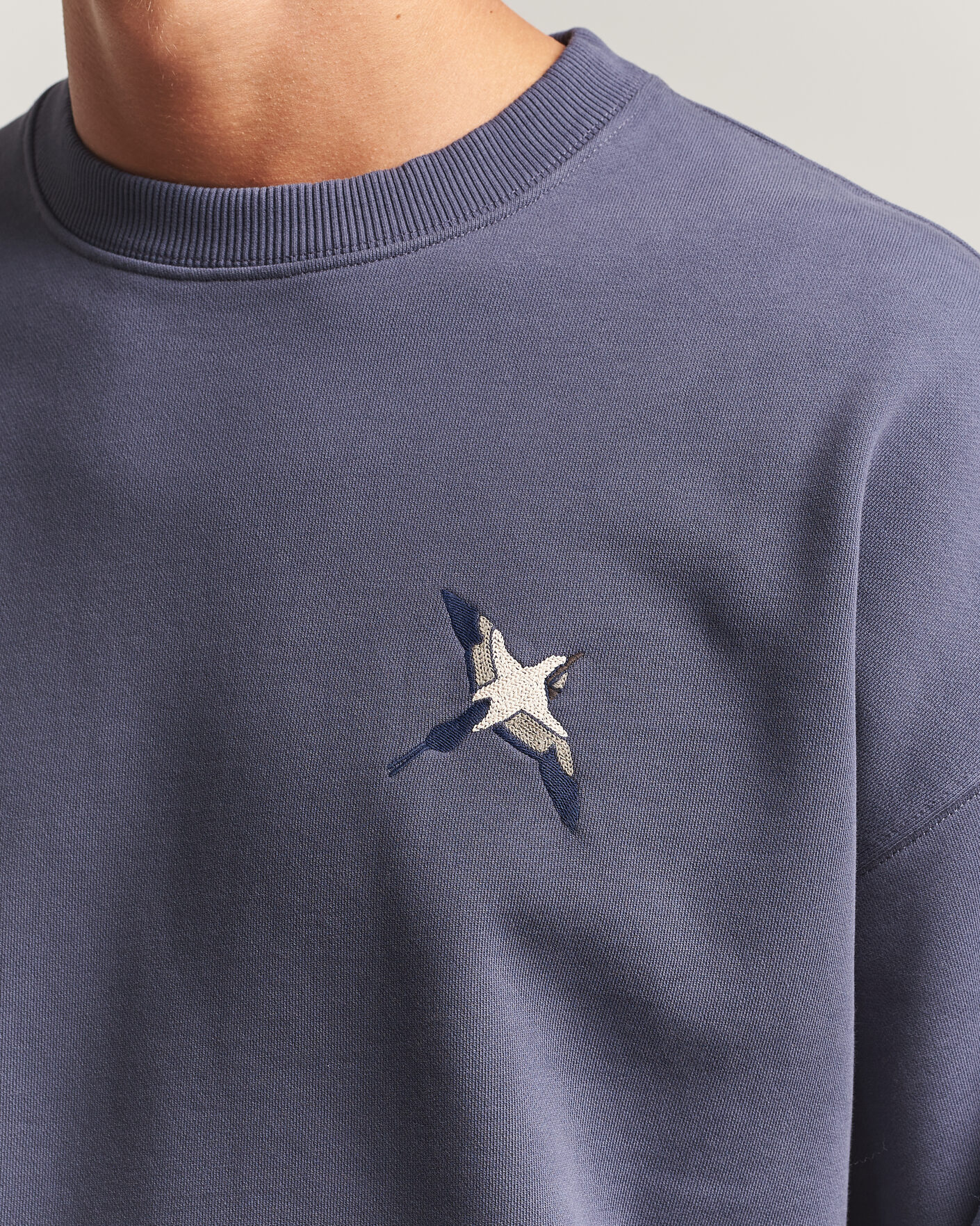 Mies | Puserot | Axel Arigato | Micro Bee Bird Sweatshirt Smoke Grey