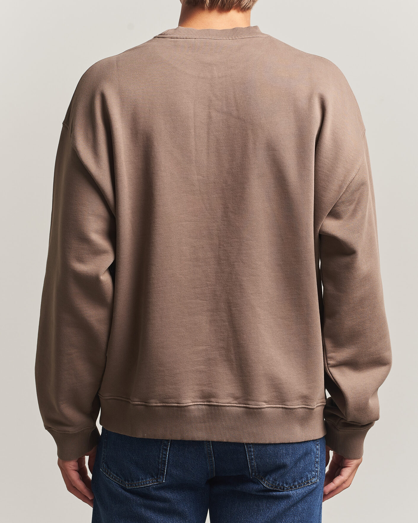 Mies | Puserot | Axel Arigato | Micro Bee Bird Sweatshirt Coffee Brown
