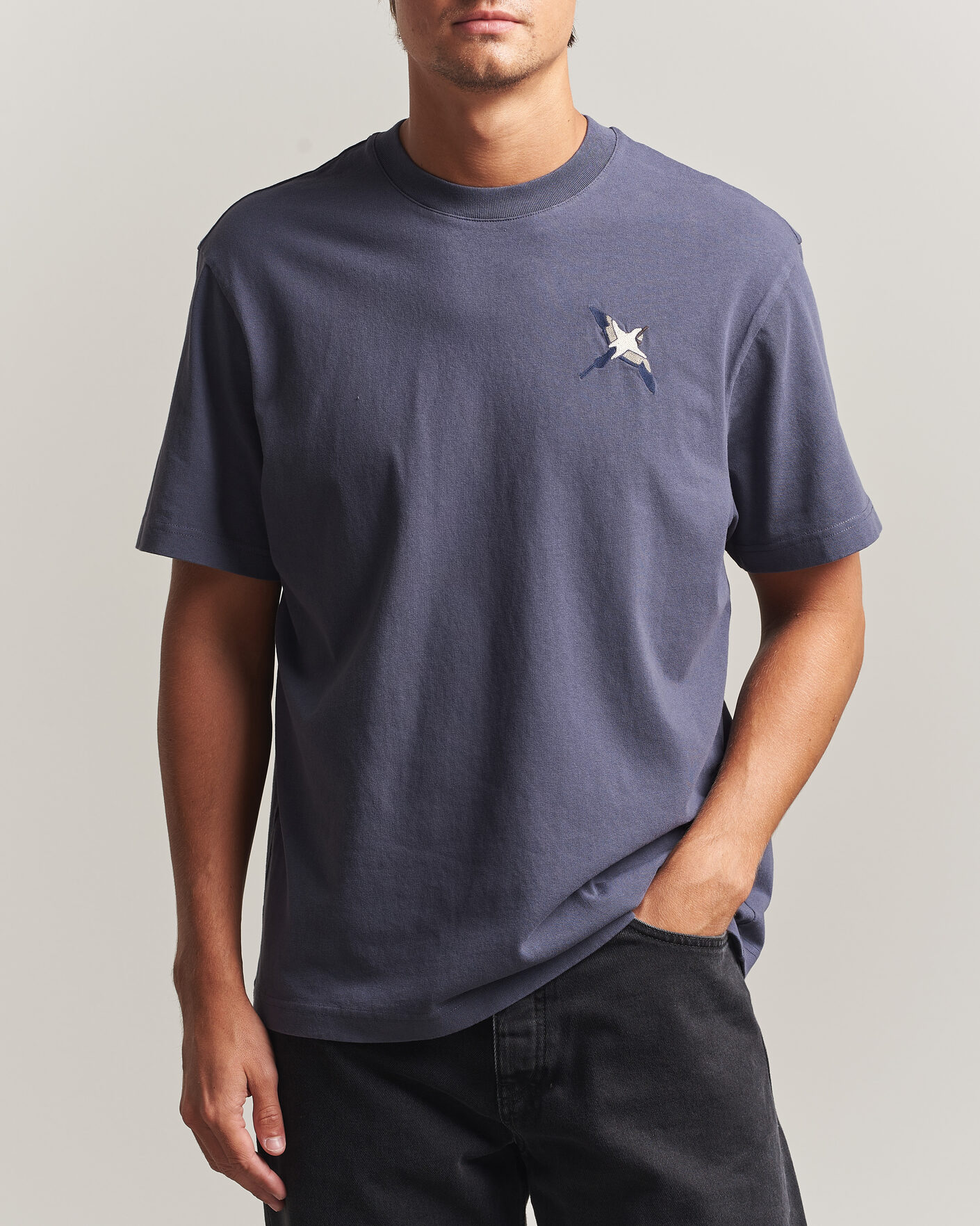 Mies | T-paidat | Axel Arigato | Micro Bee Birt T-Shirt Smoke Grey