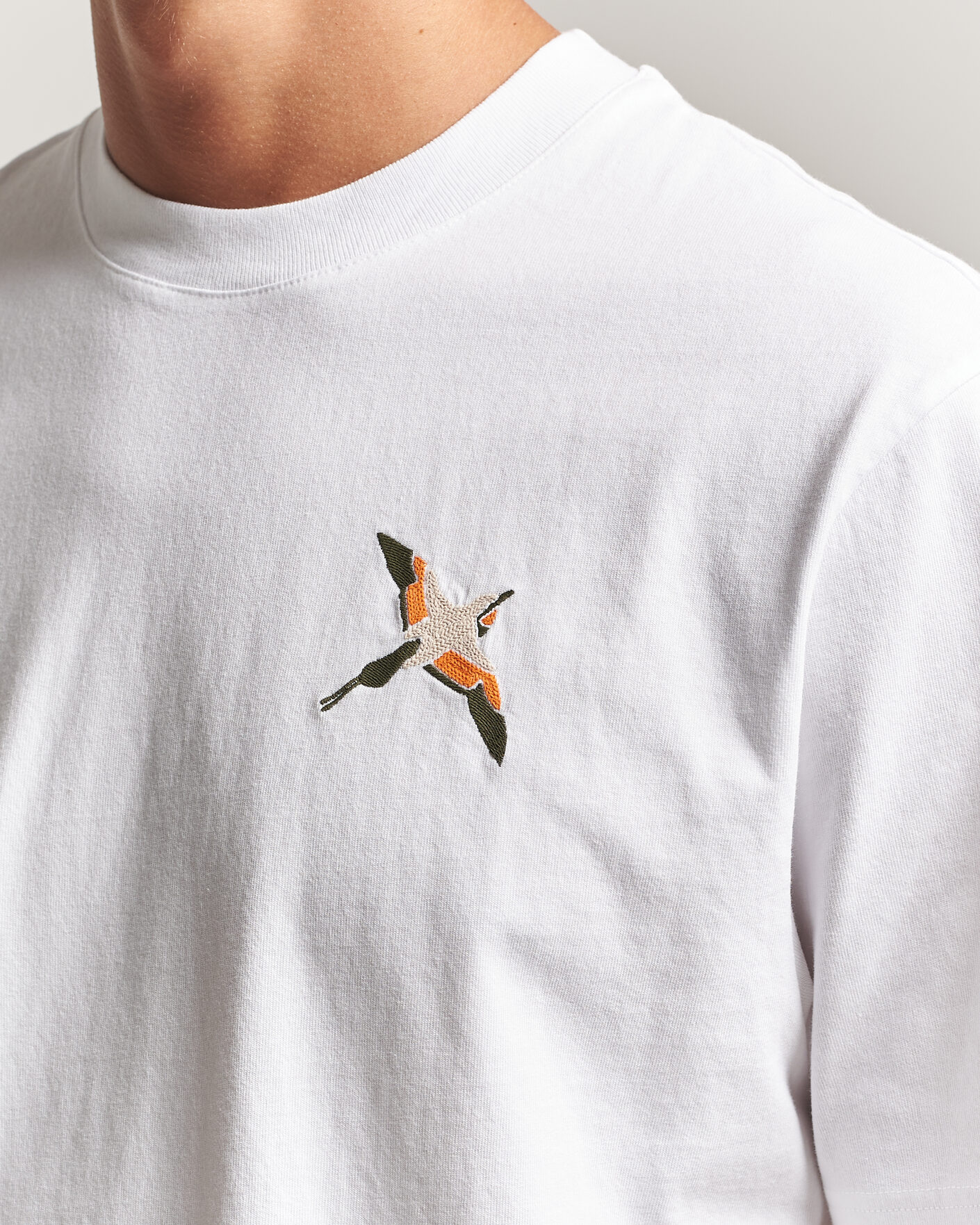 Mies | T-paidat | Axel Arigato | Micro Bee Birt T-Shirt White