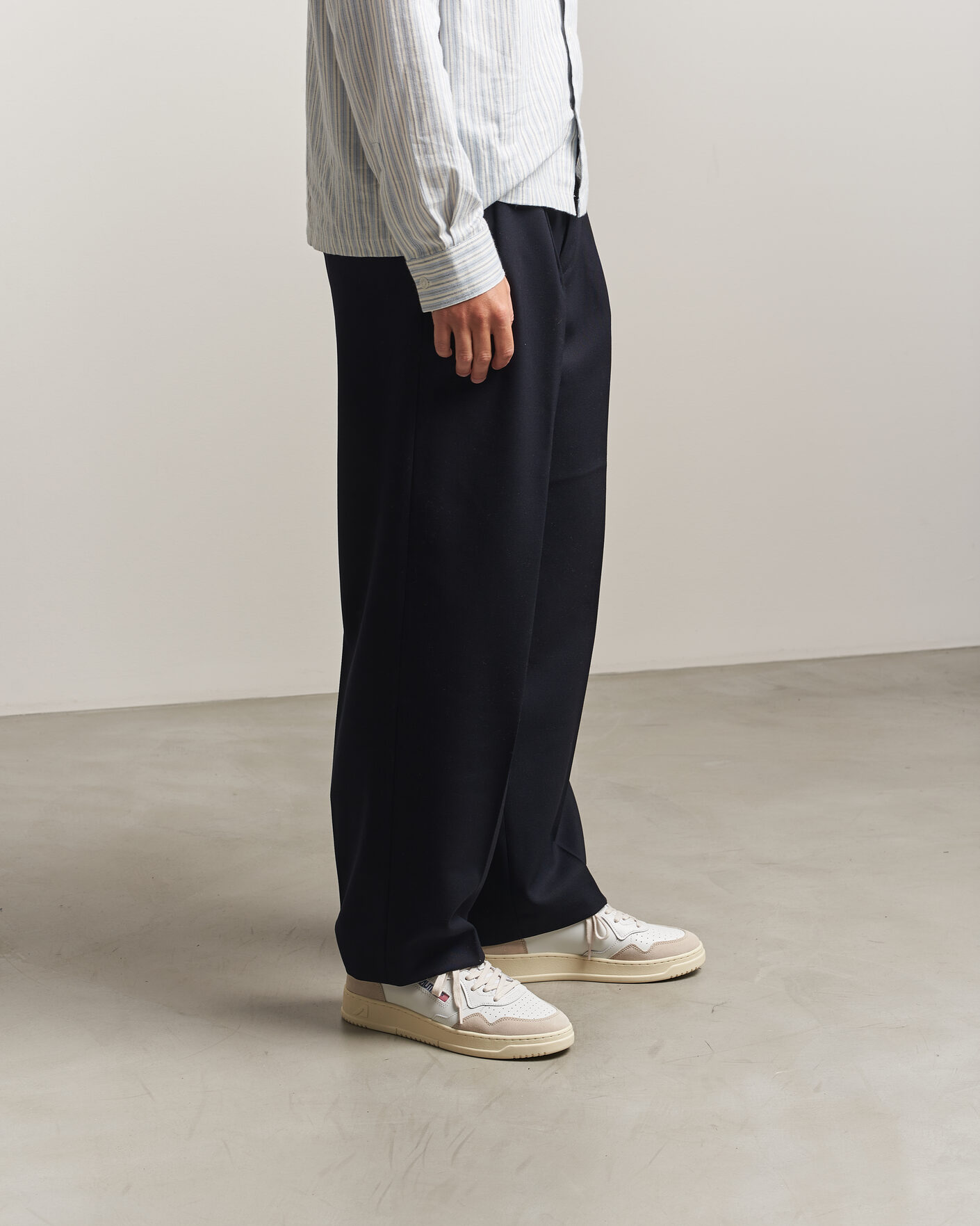 Mies | Tennarit | Autry | Medalist Low Leather/Suede Sneaker White/Fig
