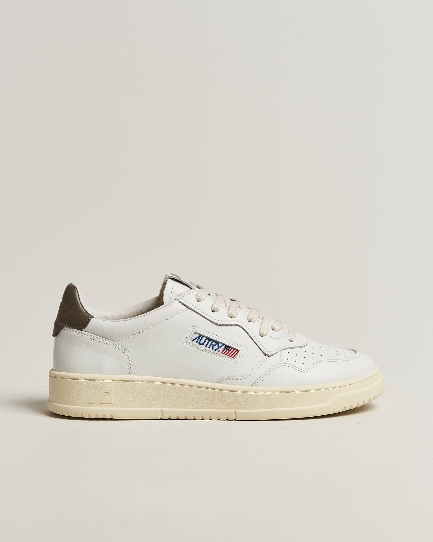Mies | Tennarit | Autry | Medalist Low Sneaker White/Chocolate