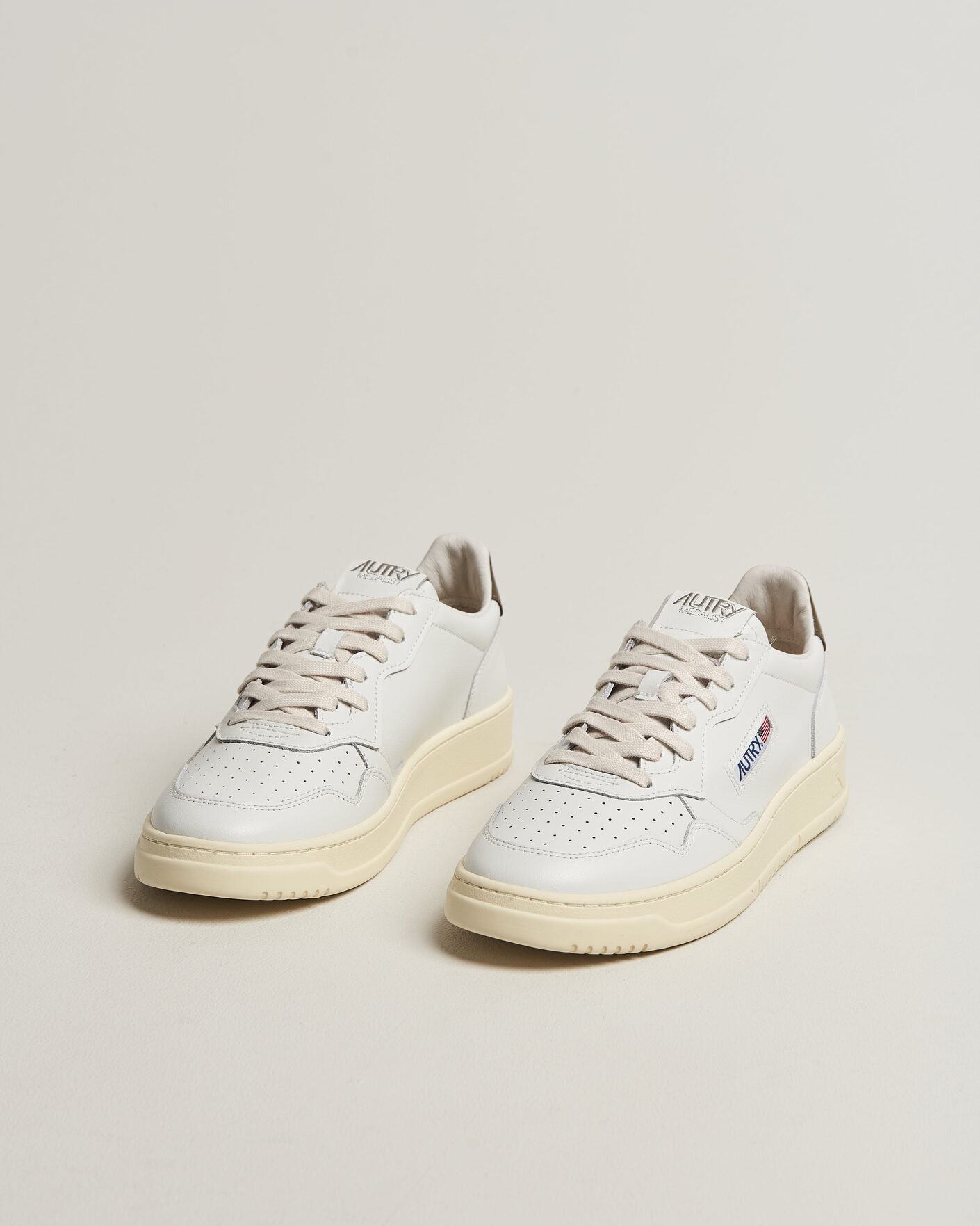 Mies | Tennarit | Autry | Medalist Low Sneaker White/Chocolate
