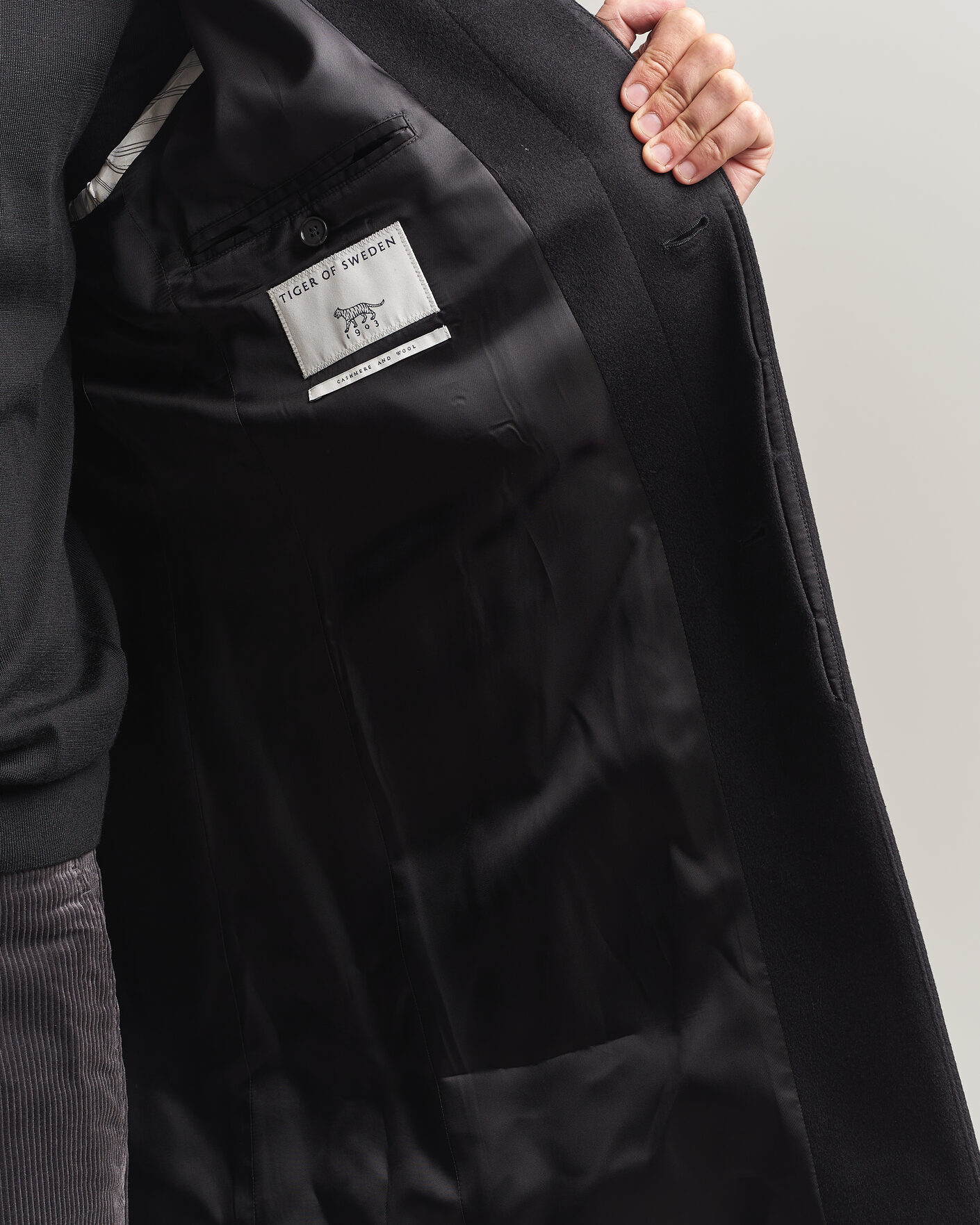Mies | Takit | Tiger of Sweden | Aleric Wool/Cashmere Coat Black