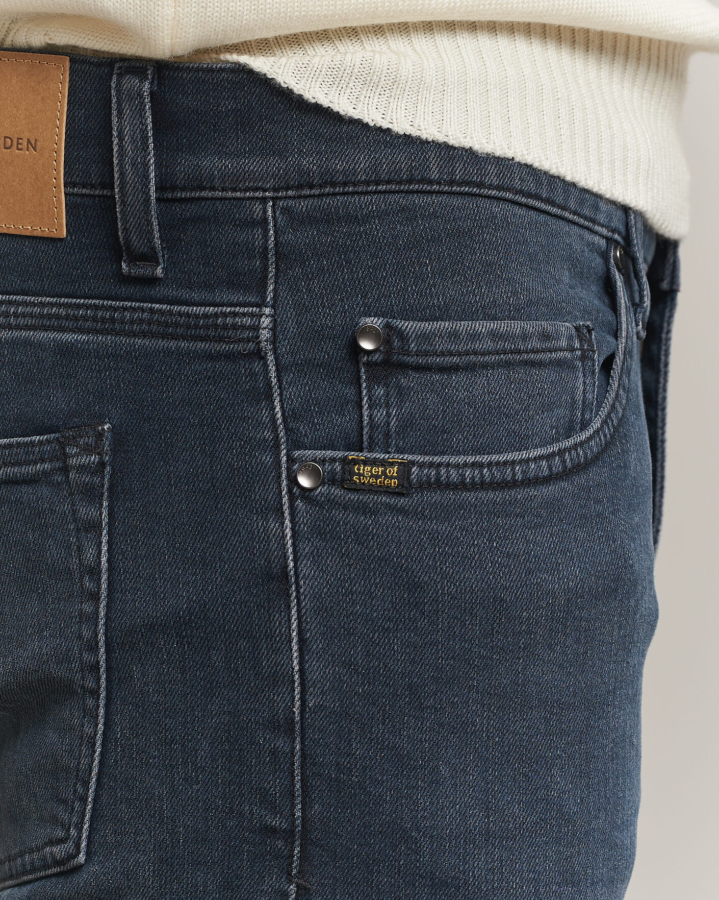 Mies | Farkut | Tiger of Sweden | Pistolero Jeans Black Blue