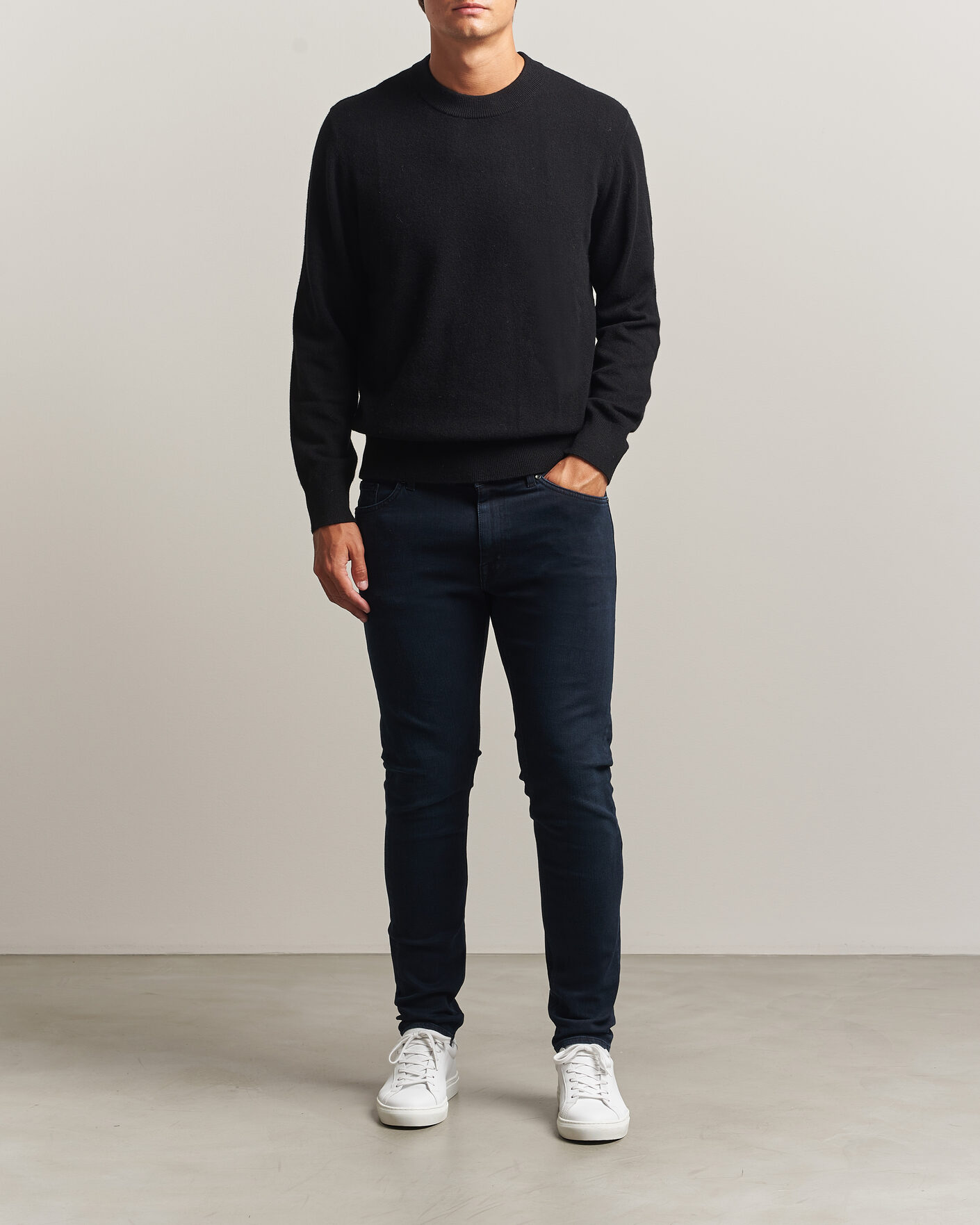 Mies | Farkut | Tiger of Sweden | Evolve Jeans Black Blue