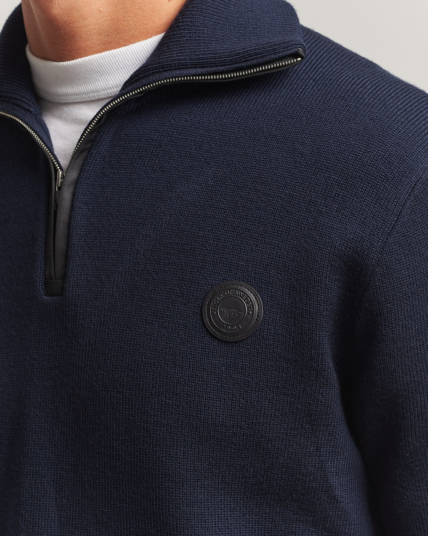 Mies | Puserot | Tiger of Sweden | Hamish Wool Heavy Knitted Half Zip Night Grape