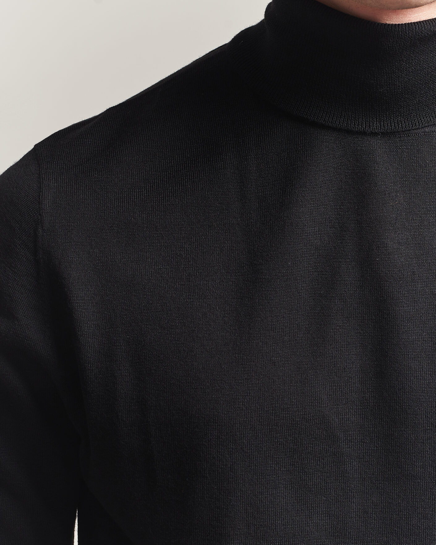 Mies | Puserot | Tiger of Sweden | Nevile Extra Fine Merino Polo Black