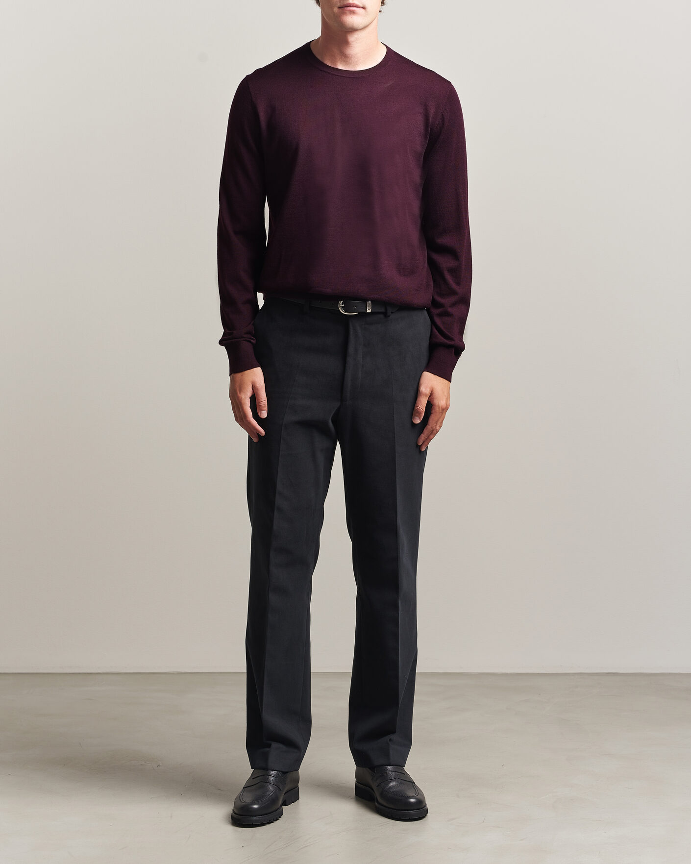 Mies | Puserot | Tiger of Sweden | Connor Extra Fine Merino Crew Neck Pullover Aubergine