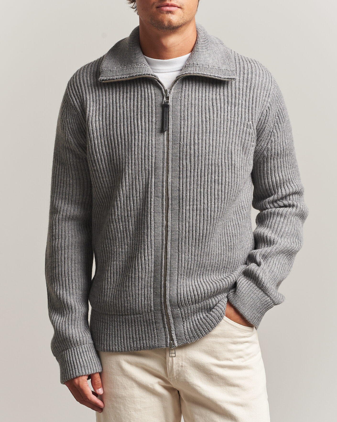 Mies | Puserot | Tiger of Sweden | Niall Wool Heavy Knitted Full Zip Grey Melange