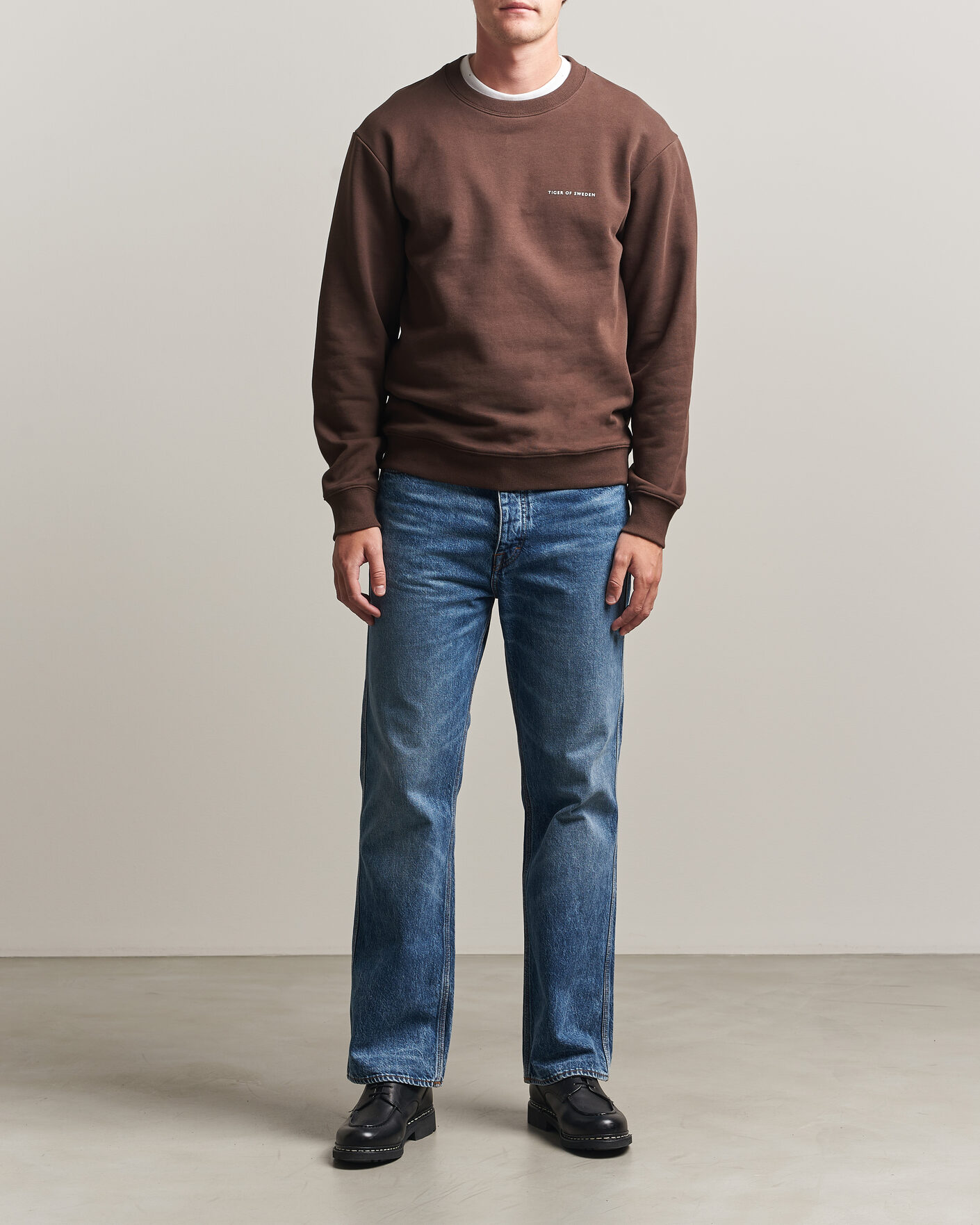 Mies | Puserot | Tiger of Sweden | Emerson Crew Neck Sweatshirt Dark Mahogany