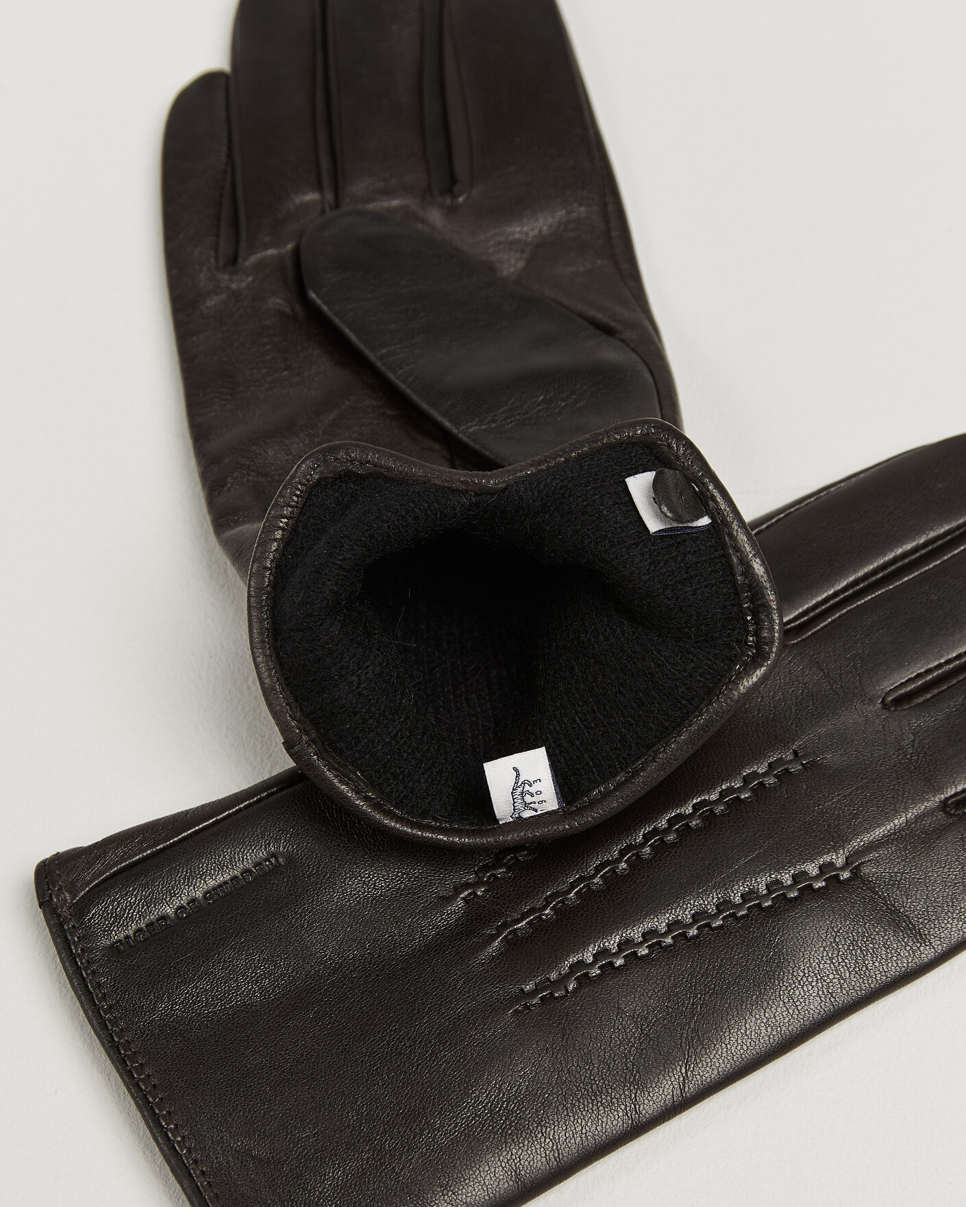 Mies | Käsineet | Tiger of Sweden | Garvin Leather Gloves Espresso
