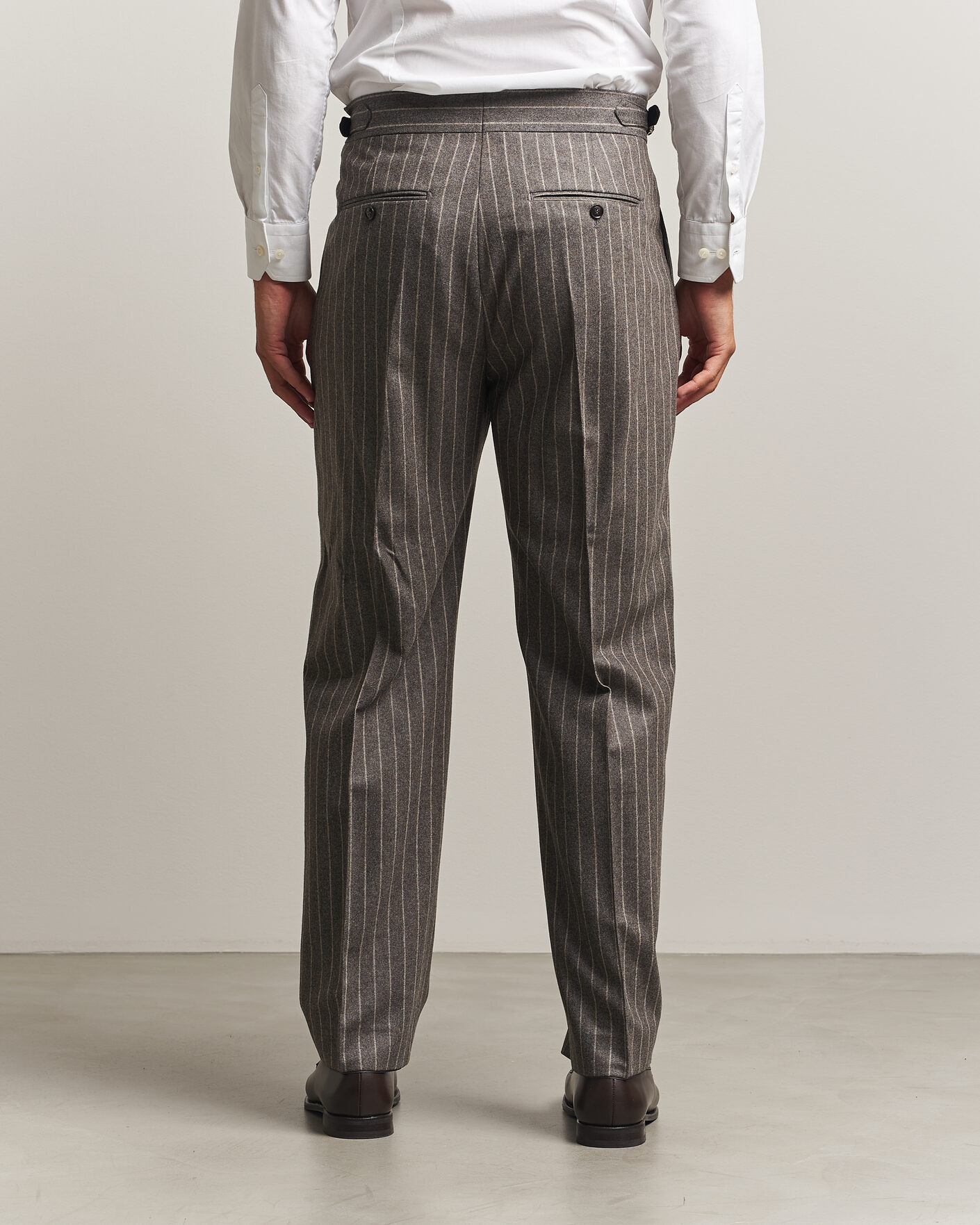 Mies | Housut | Tiger of Sweden | Theo Wool Pleated Pinstriped Trousers Grey Brown