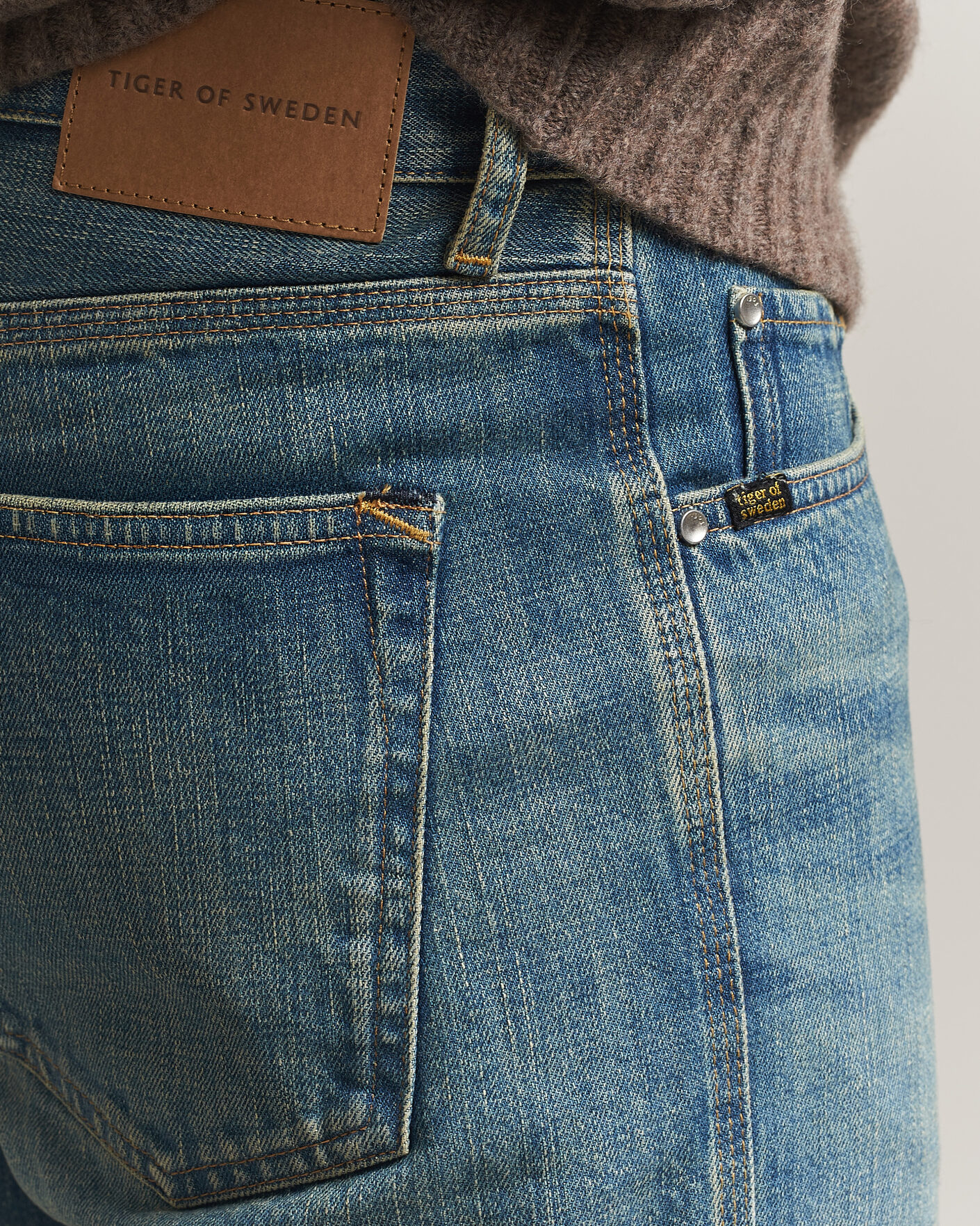 Mies | Farkut | Tiger of Sweden | Dash Jeans Medium Blue