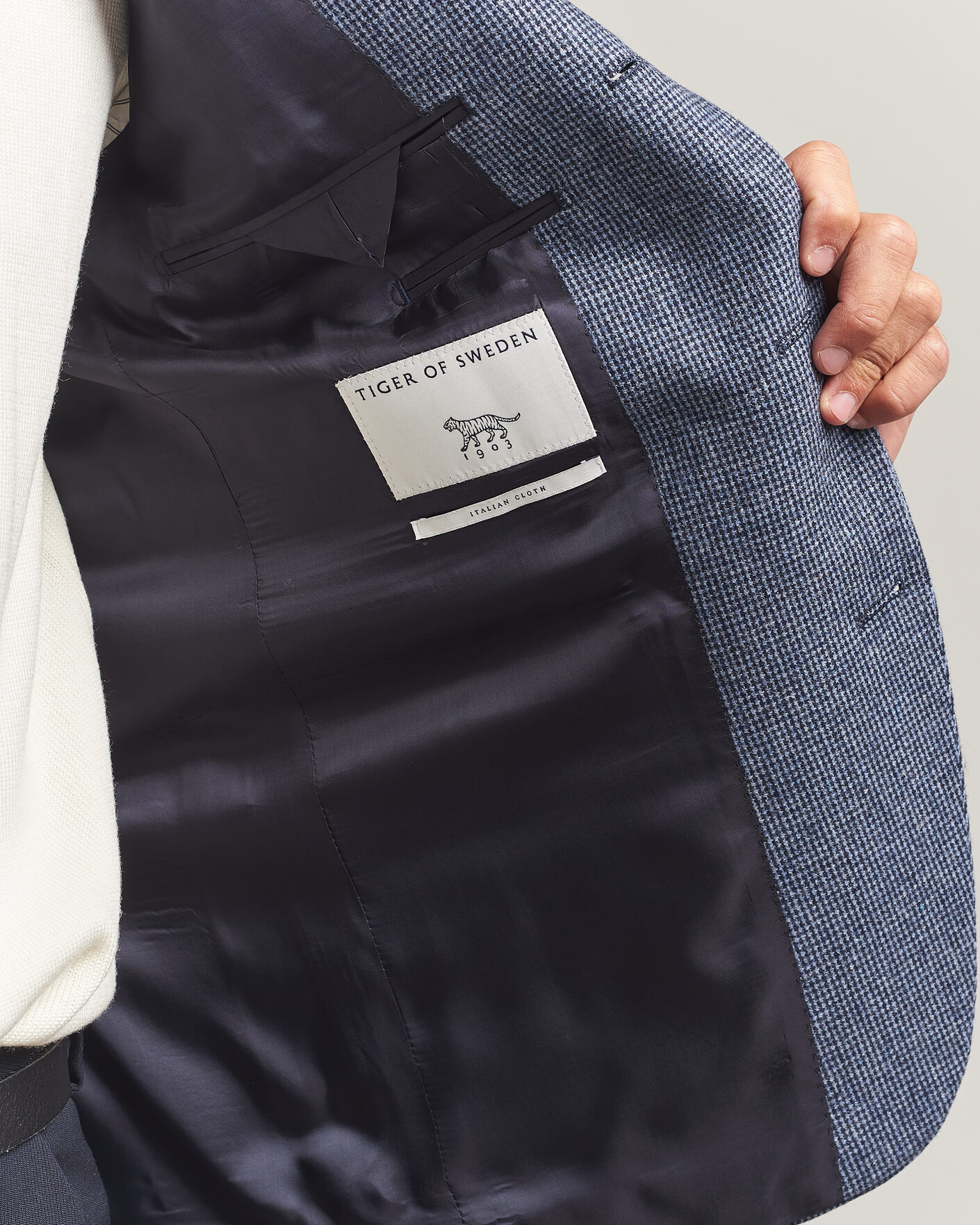 Mies | Pikkutakit | Tiger of Sweden | Easer Wool Pepita Blazer Iron Haze