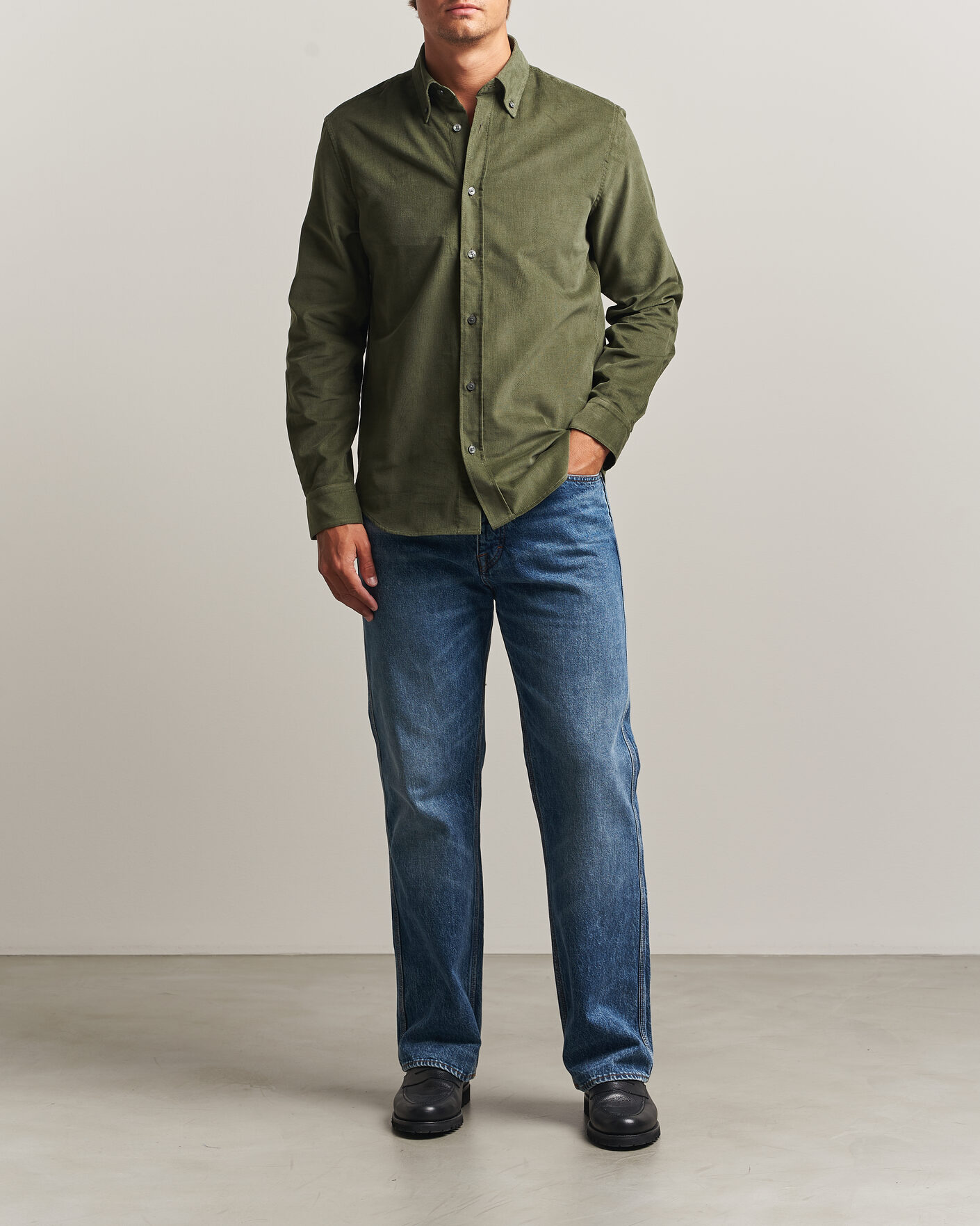 Mies | Kauluspaidat | Tiger of Sweden | Bjorn Corduroy Shirt City Green