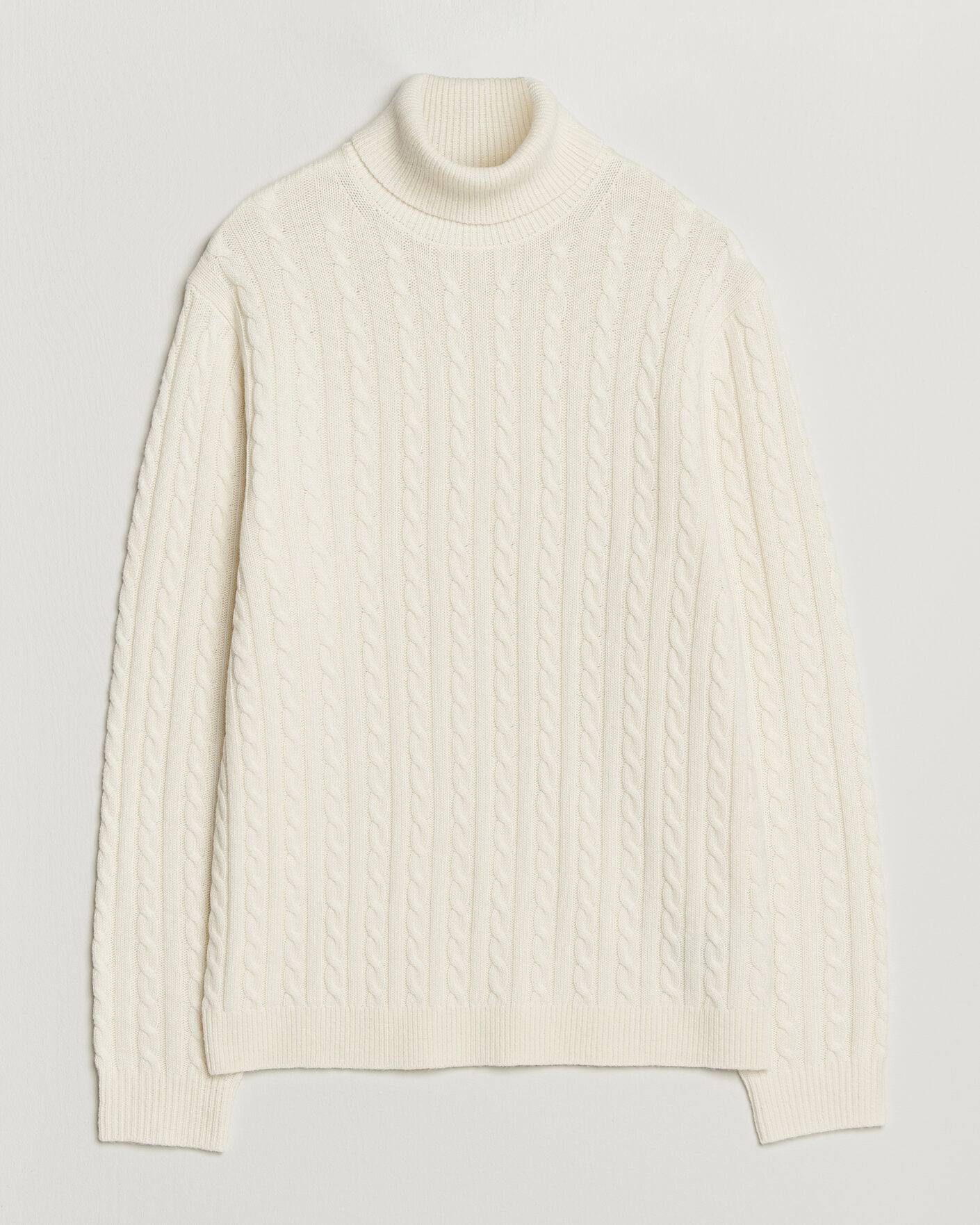 Mies | Puserot | Tiger of Sweden | Wilde Wool/Cashmere Cable Turtleneck Porcelain Cream