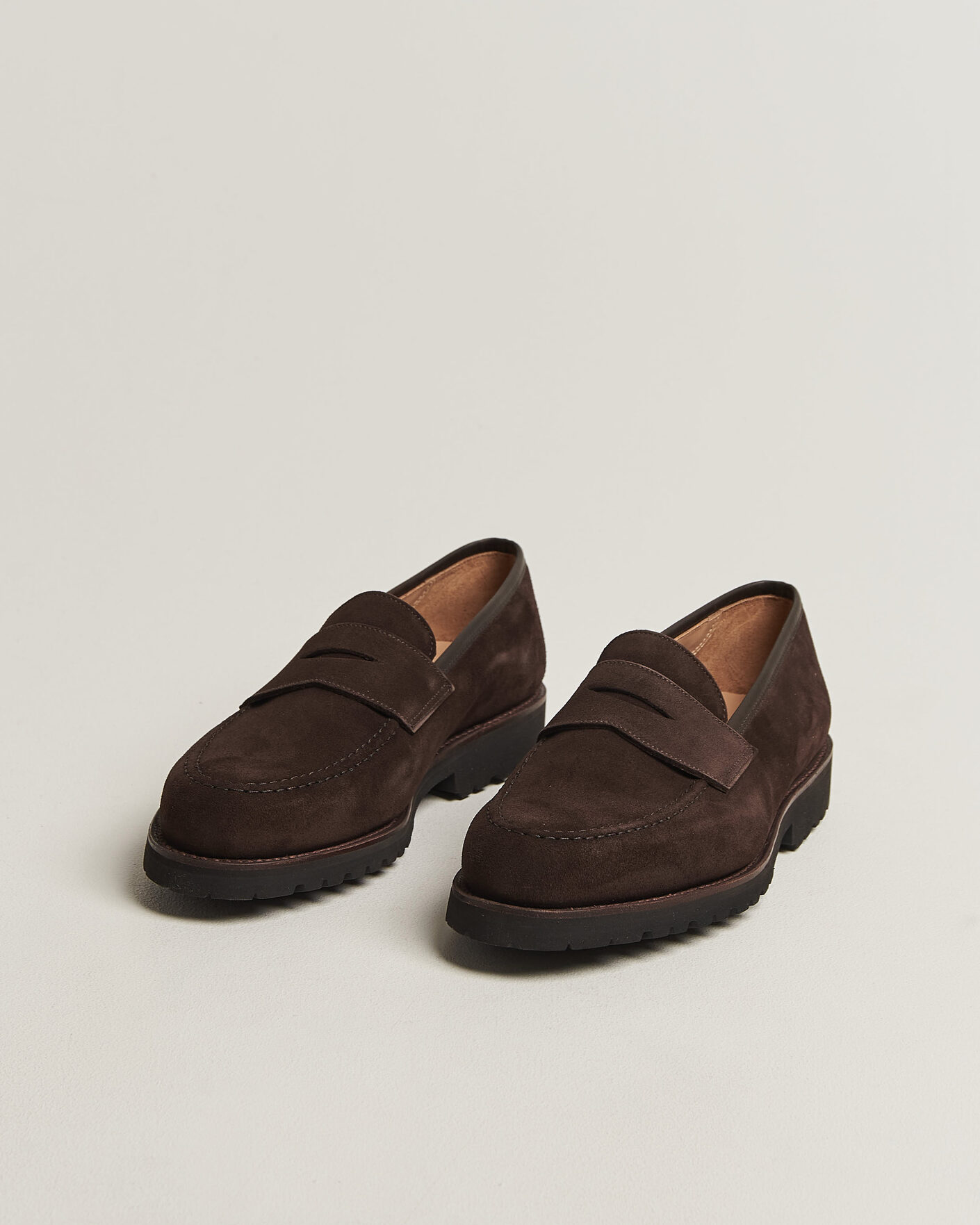 Mies | Loaferit | Crockett & Jones | Boston 2 VI-Lite Loafer Dark Oak Suede