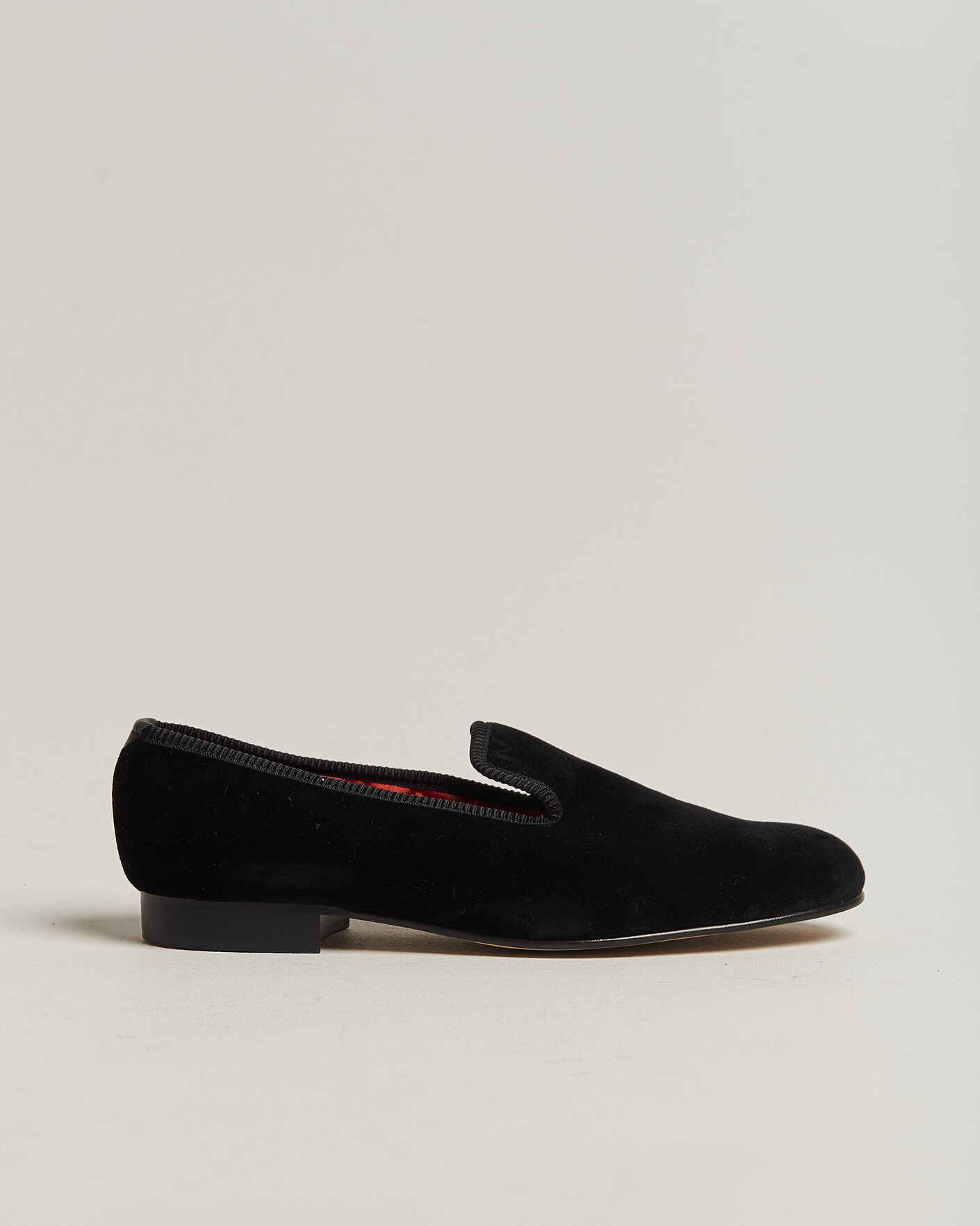 Mies | Loaferit | Bowhill & Elliott | Plain Albert Pump Black Velvet