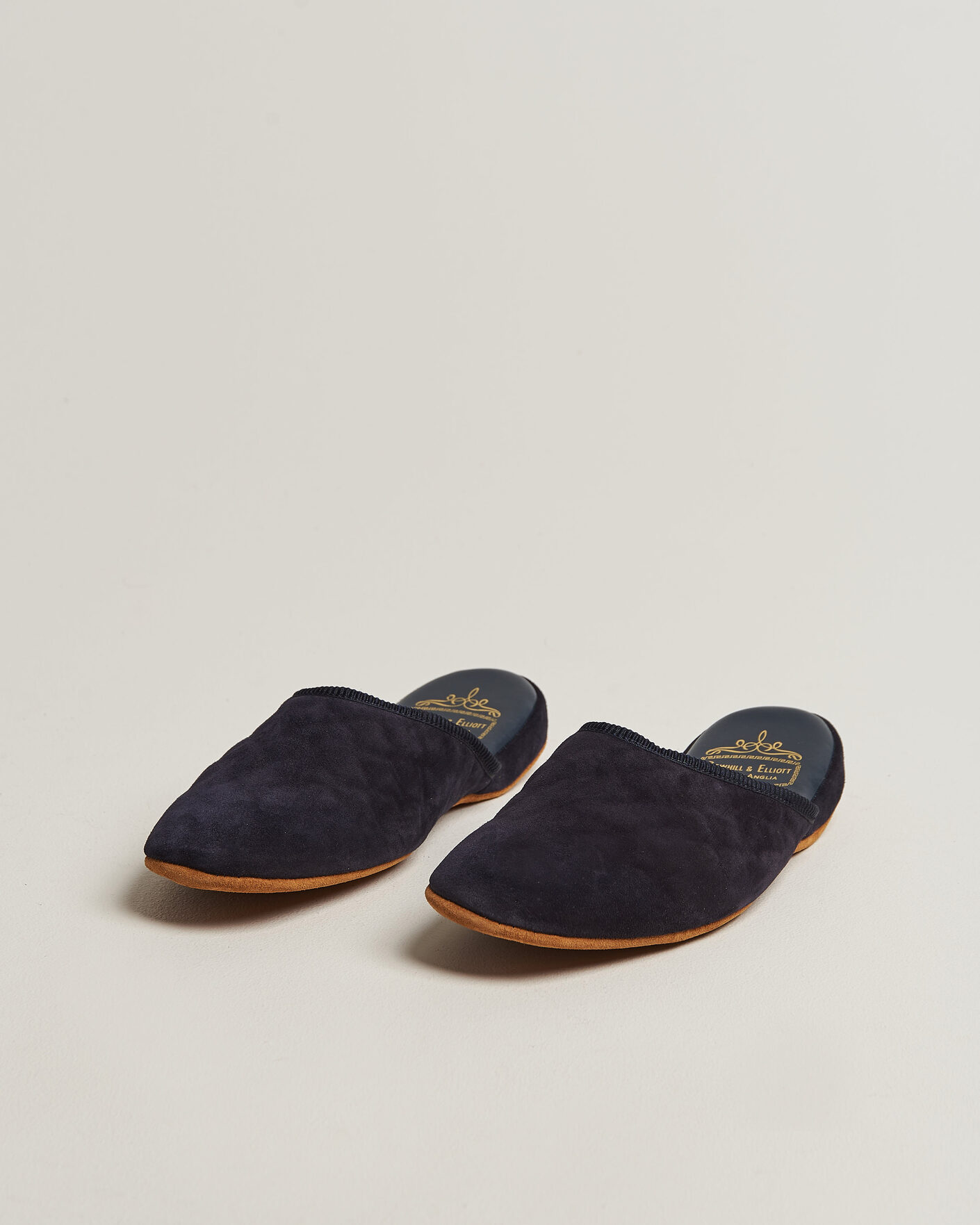 Mies | Sandaalit ja tohvelit | Bowhill & Elliott | Mule Slipper Quilt Lining Navy Suede