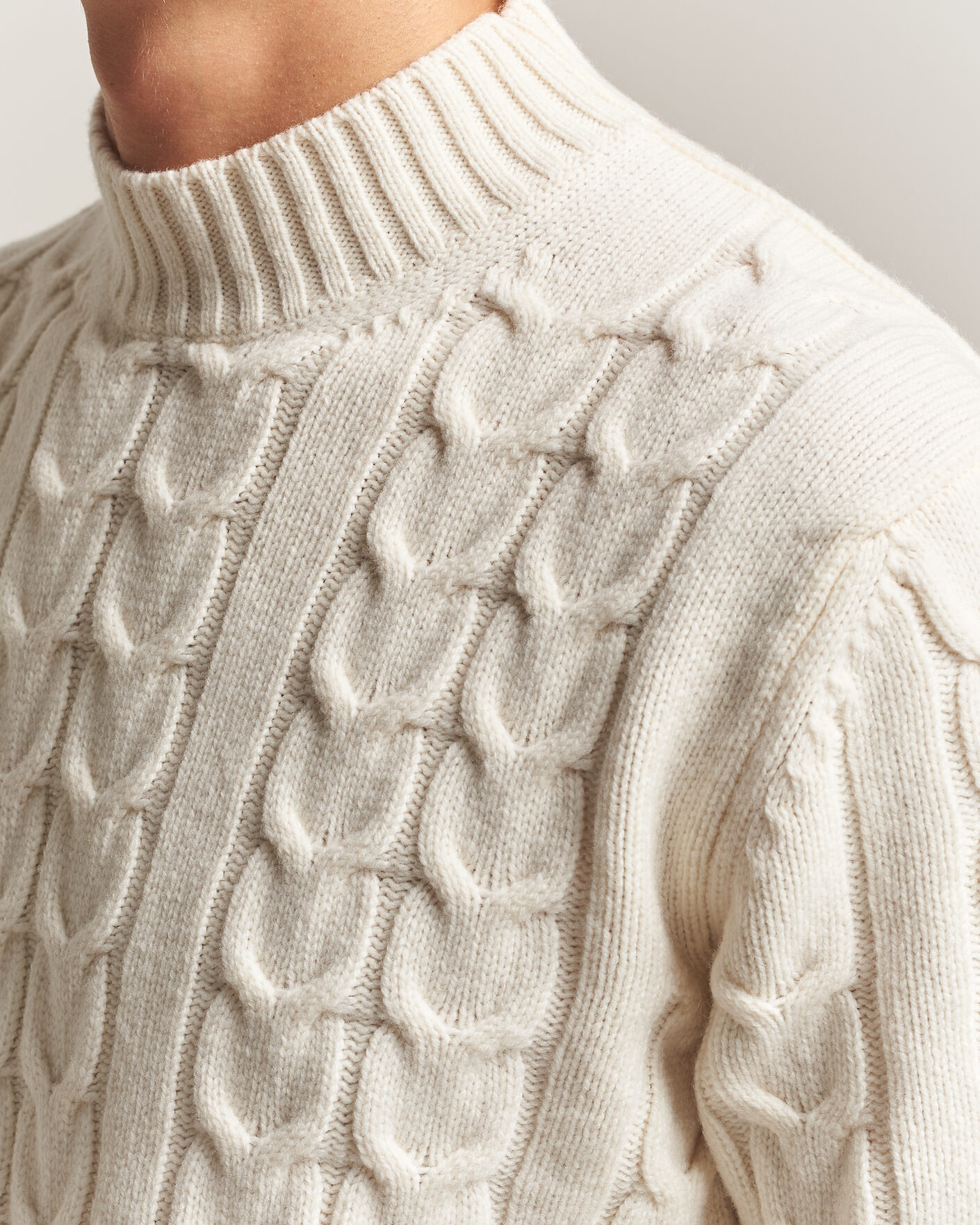 Mies | Puserot | Zanone | Double Cable Crew Neck Latte