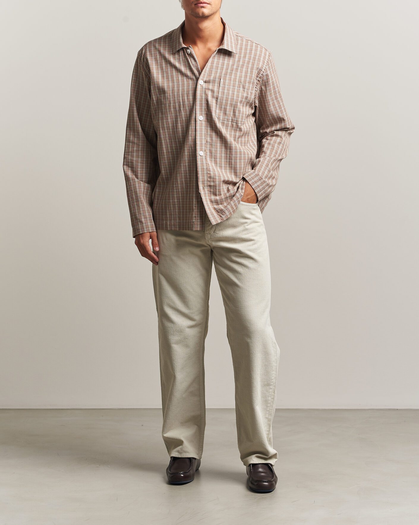 Mies | Farkut | Sunflower | Loose Corduroy Pants Ivory