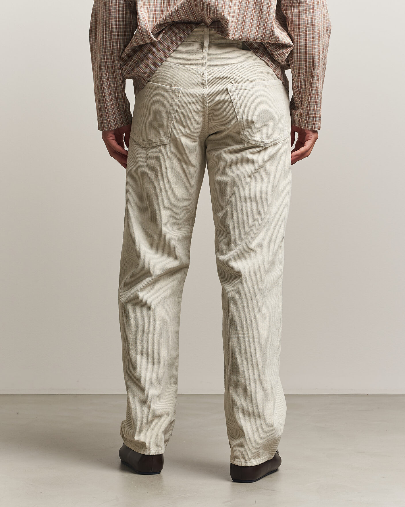 Mies | Farkut | Sunflower | Loose Corduroy Pants Ivory