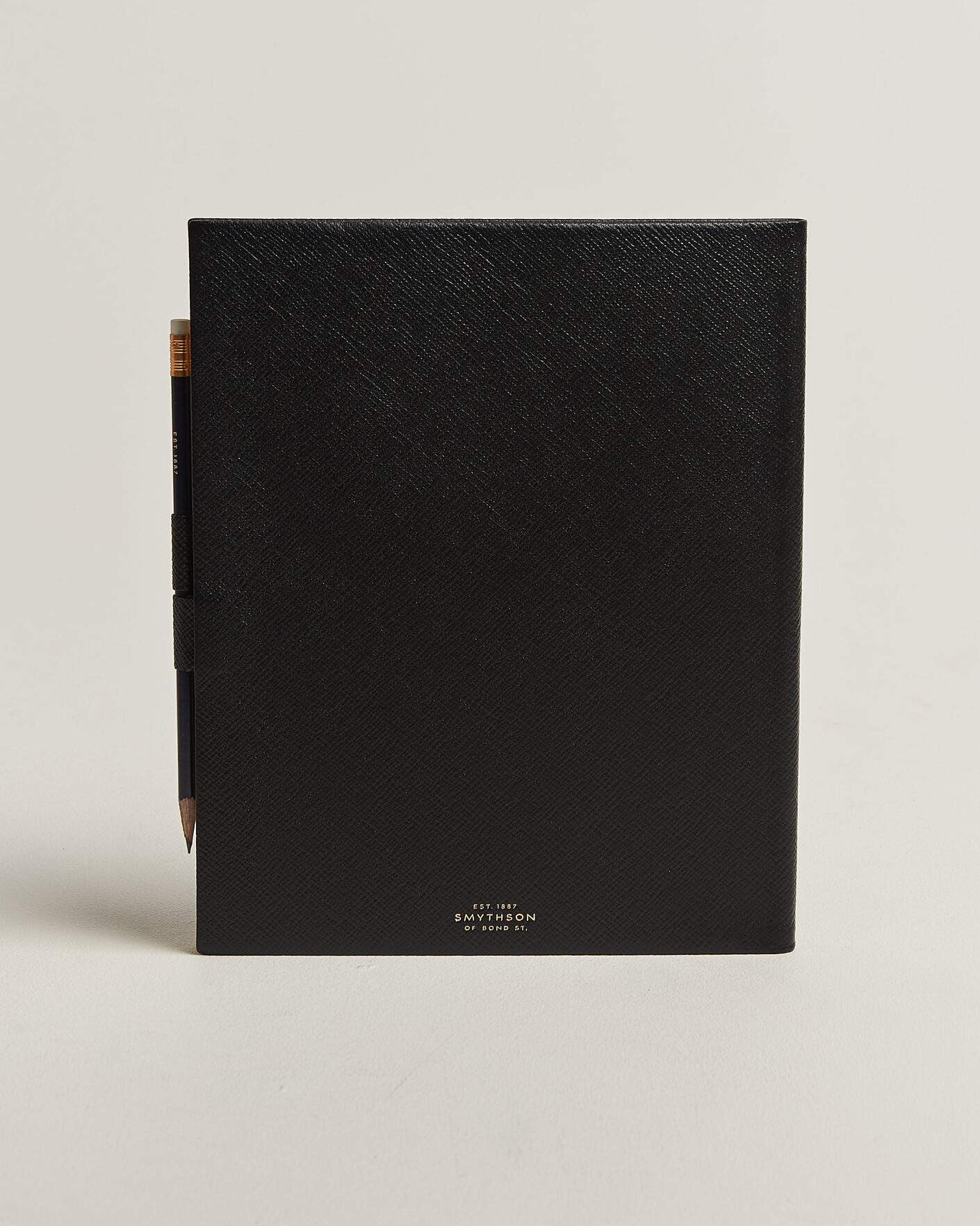 Mies | Lehtiöt | Smythson | Pastegrain Sketchbook Black