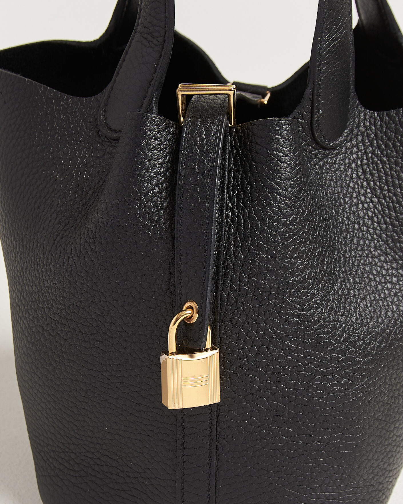 Mies | Pre-Owned & Vintage Bags | Hermès Pre-Owned | Picotin Lock 18 Black