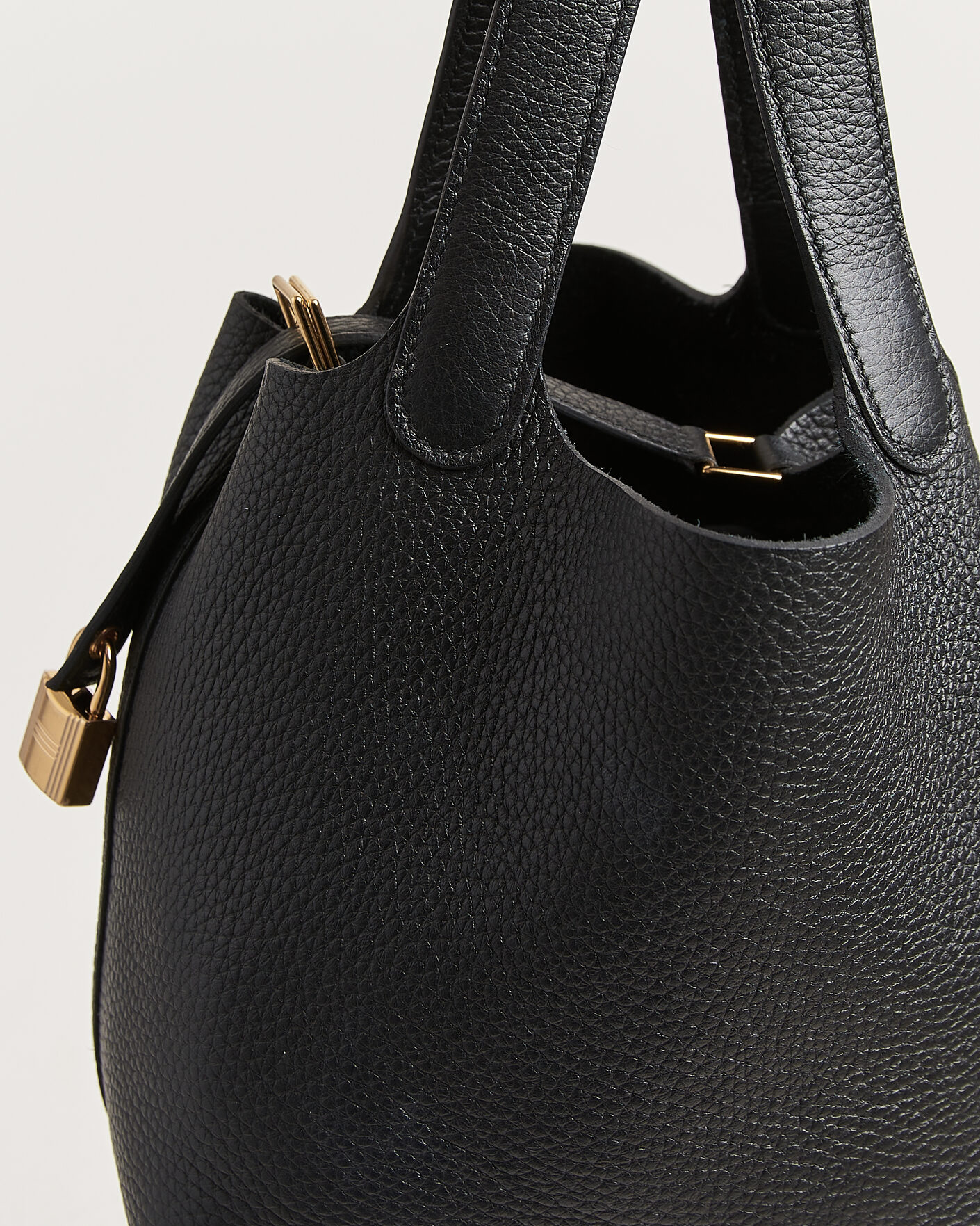 Mies | Pre-Owned & Vintage Bags | Hermès Pre-Owned | Picotin Lock 18 Black