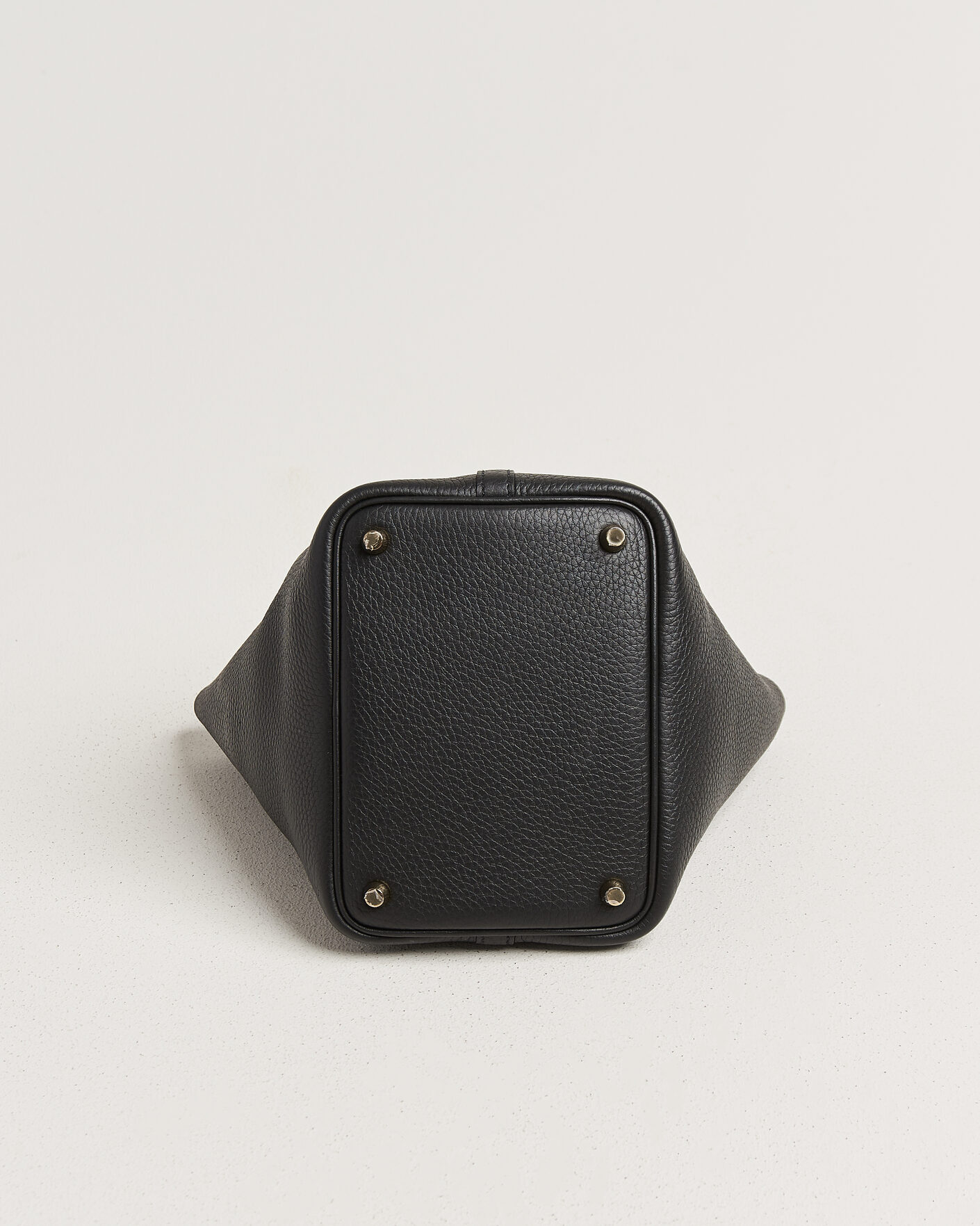 Mies | Pre-Owned & Vintage Bags | Hermès Pre-Owned | Picotin Lock 18 Black