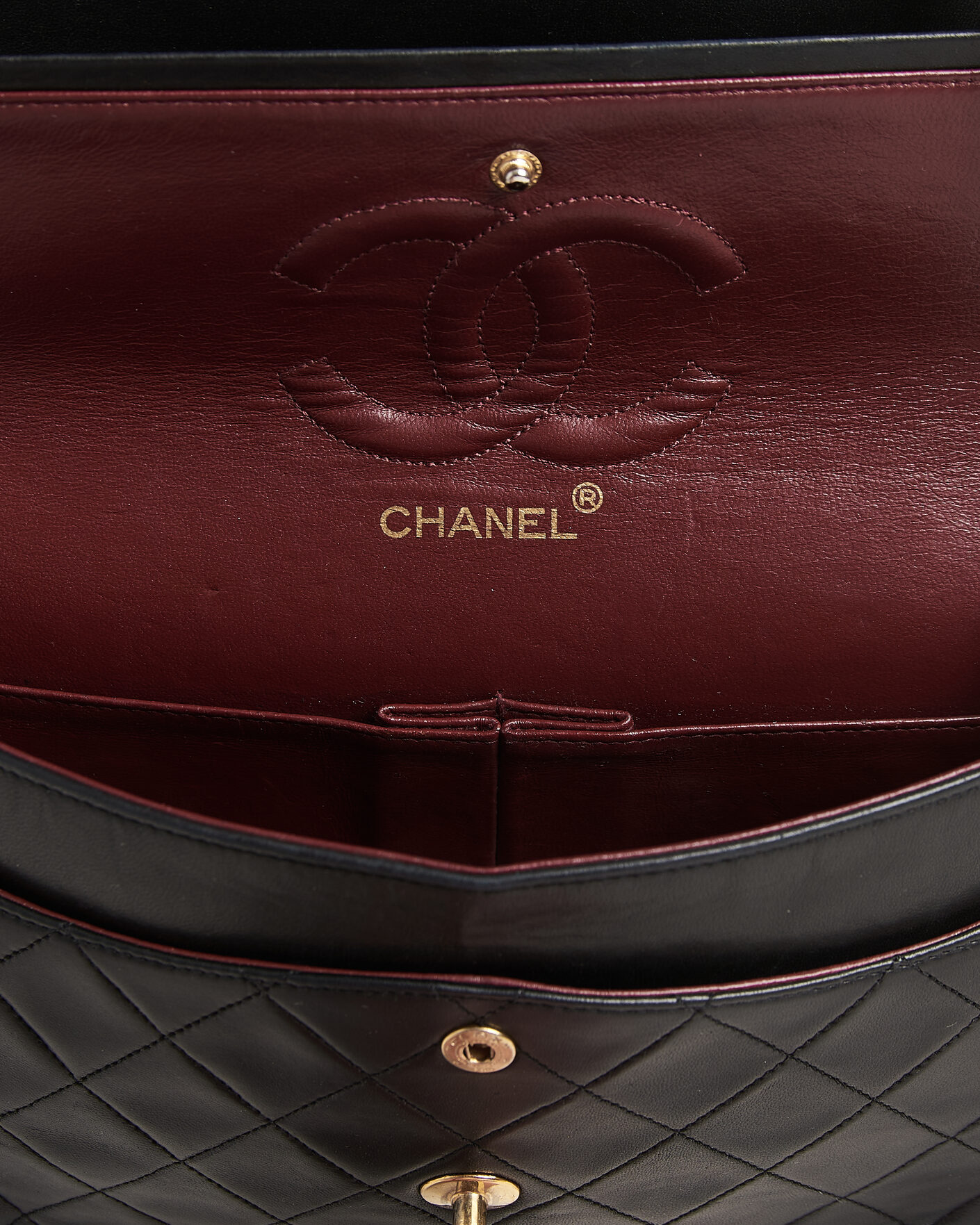 Mies | Pre-Owned & Vintage Bags | Chanel Pre-Owned | Classic Medium Double Flap Bag Lambskin Black