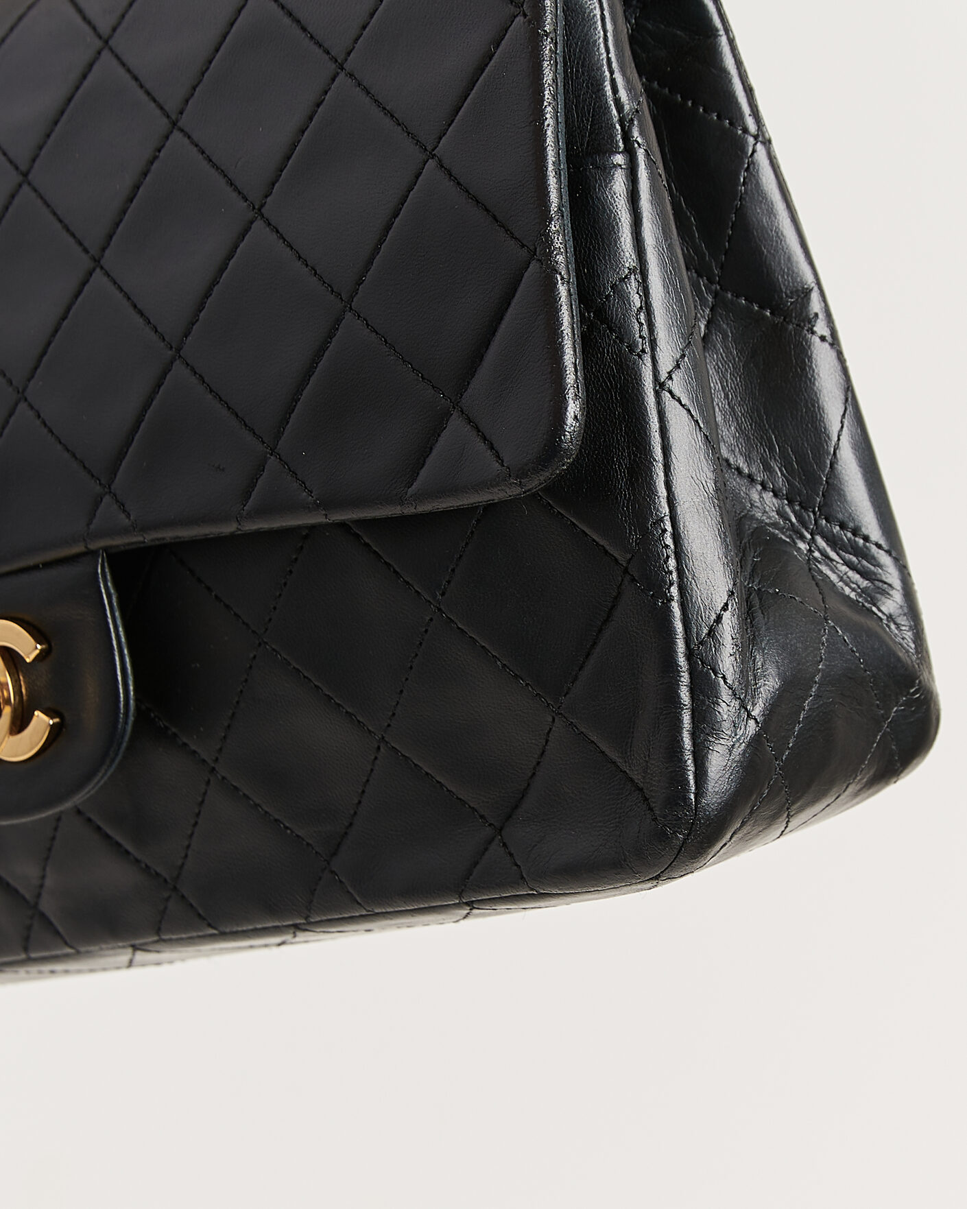 Mies | Pre-Owned & Vintage Bags | Chanel Pre-Owned | Classic Medium Double Flap Bag Lambskin Black