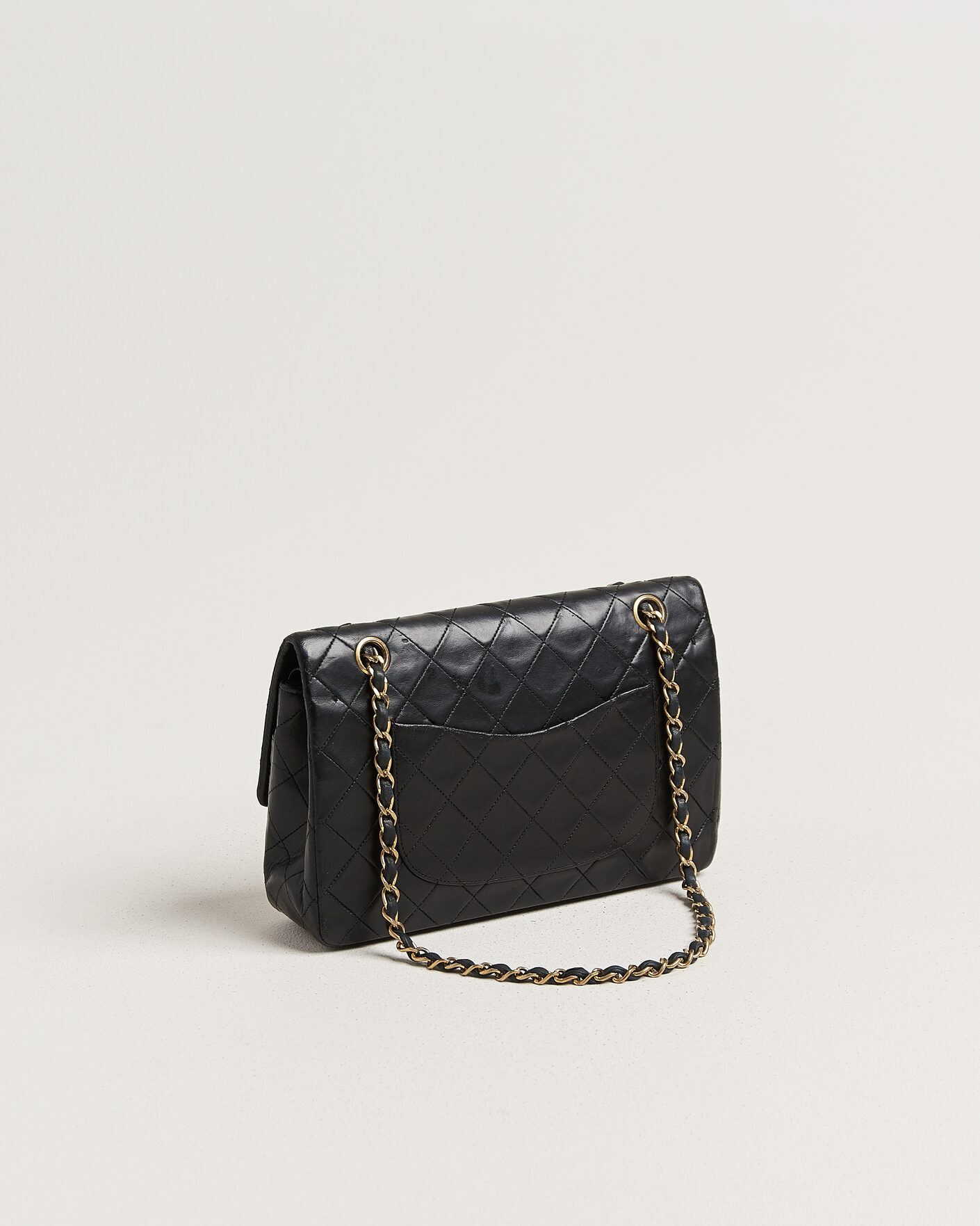 Mies | Pre-Owned & Vintage Bags | Chanel Pre-Owned | Classic Medium Double Flap Bag Lambskin Black
