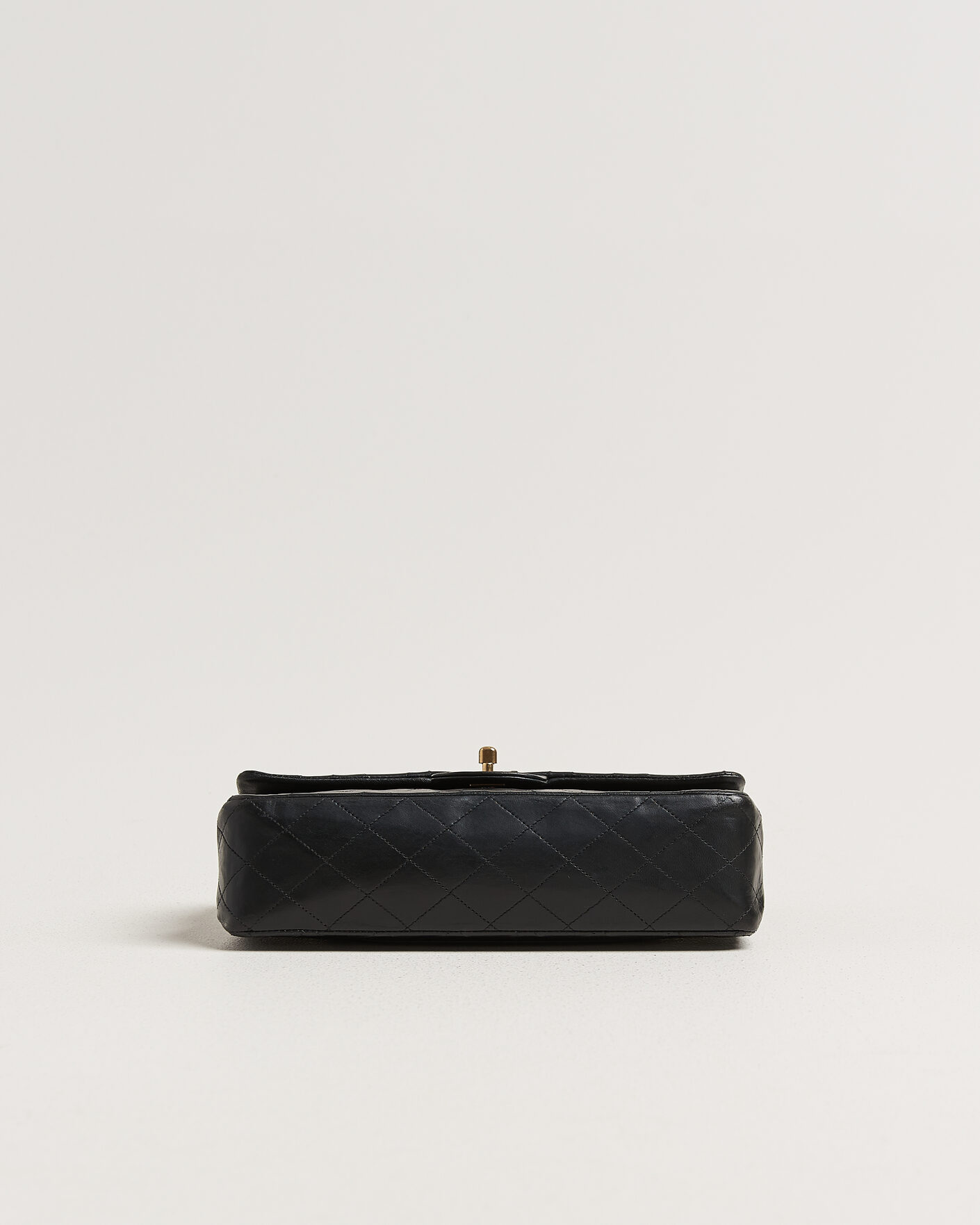 Mies | Pre-Owned & Vintage Bags | Chanel Pre-Owned | Classic Medium Double Flap Bag Lambskin Black