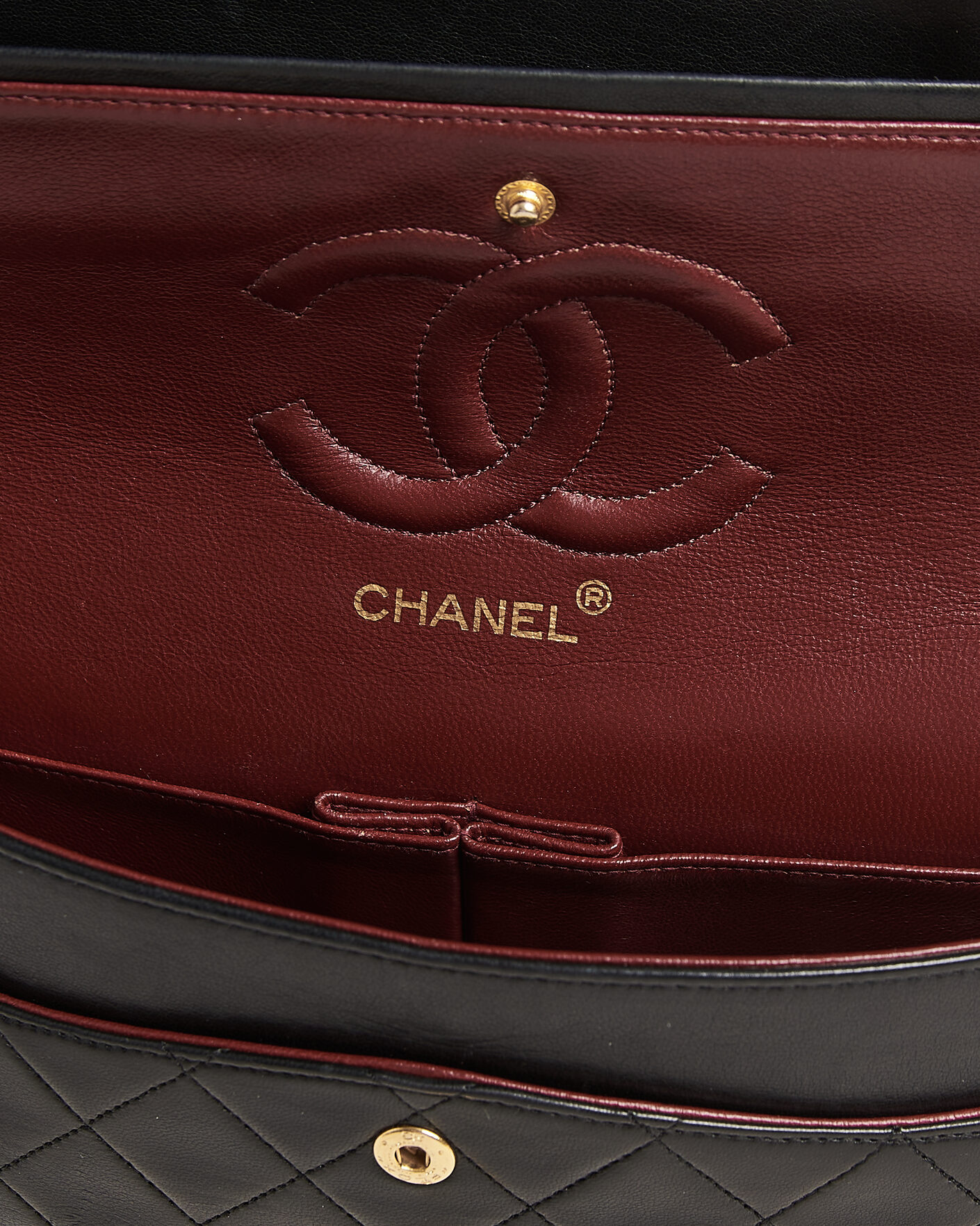 Mies | Chanel Pre-Owned Classic Medium Double Flap Bag Lambskin Black | Chanel Pre-Owned | Classic Medium Double Flap Bag Lambskin Black