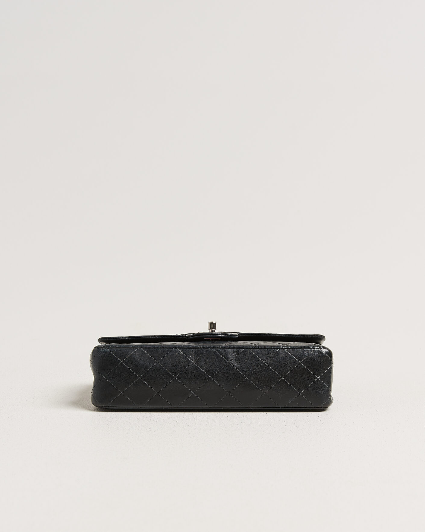 Mies | Pre-Owned & Vintage Bags | Chanel Pre-Owned | Classic Medium Double Flap Bag Lambskin Black