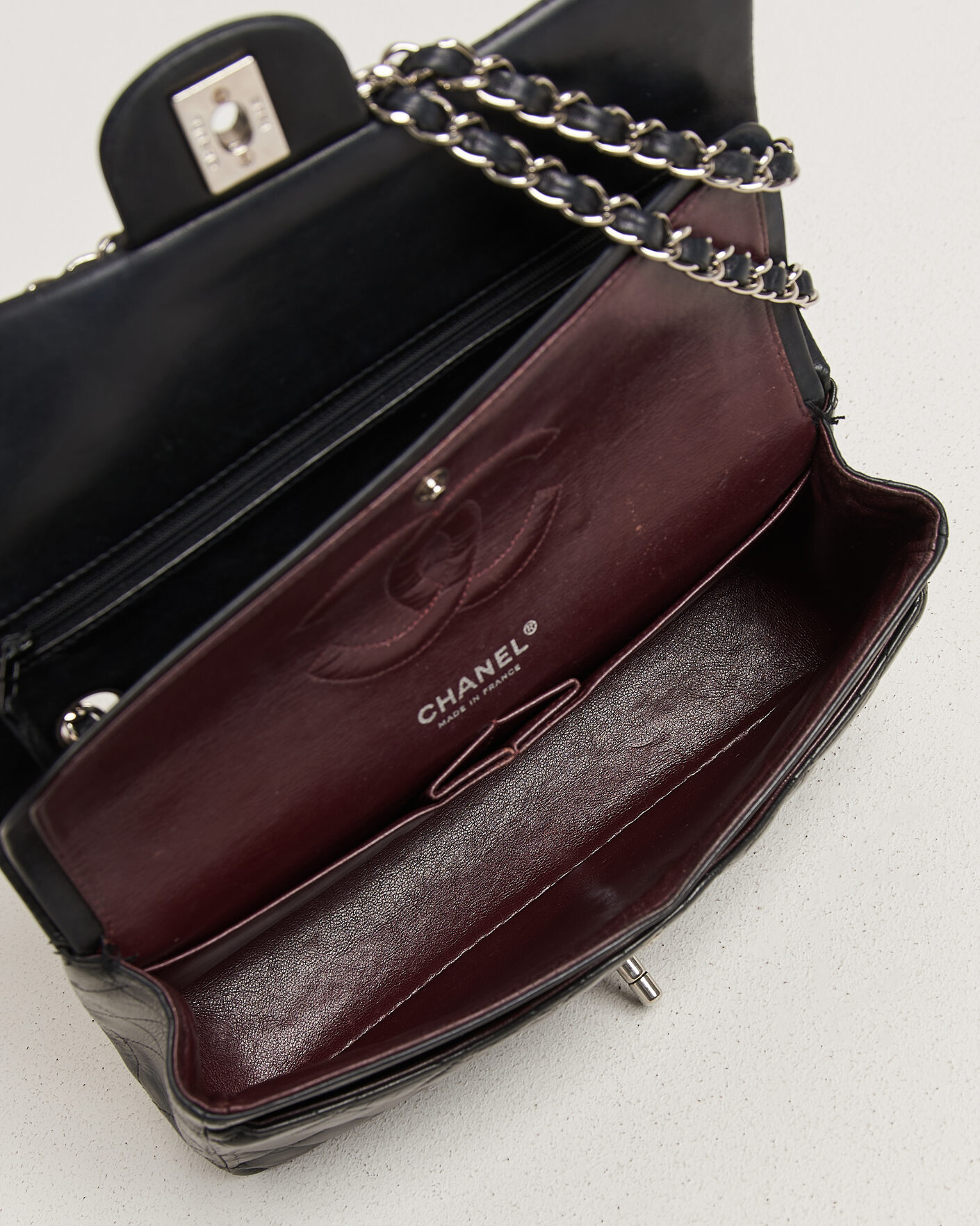 Mies | Pre-Owned & Vintage Bags | Chanel Pre-Owned | Classic Medium Double Flap Bag Lambskin Black