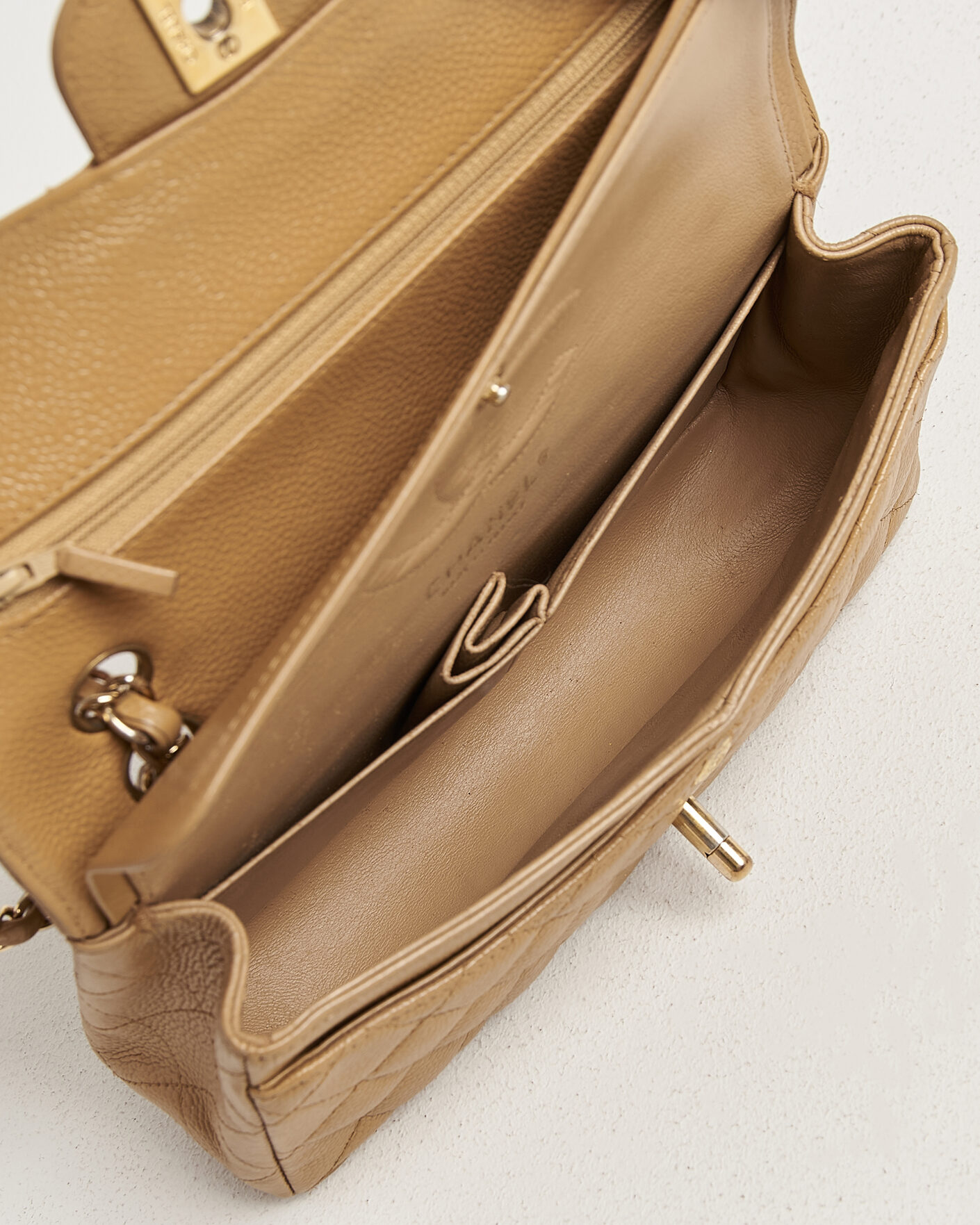 Mies | Pre-Owned & Vintage Bags | Chanel Pre-Owned | Classic Small Double Flap Bag Caviar Leather Beige