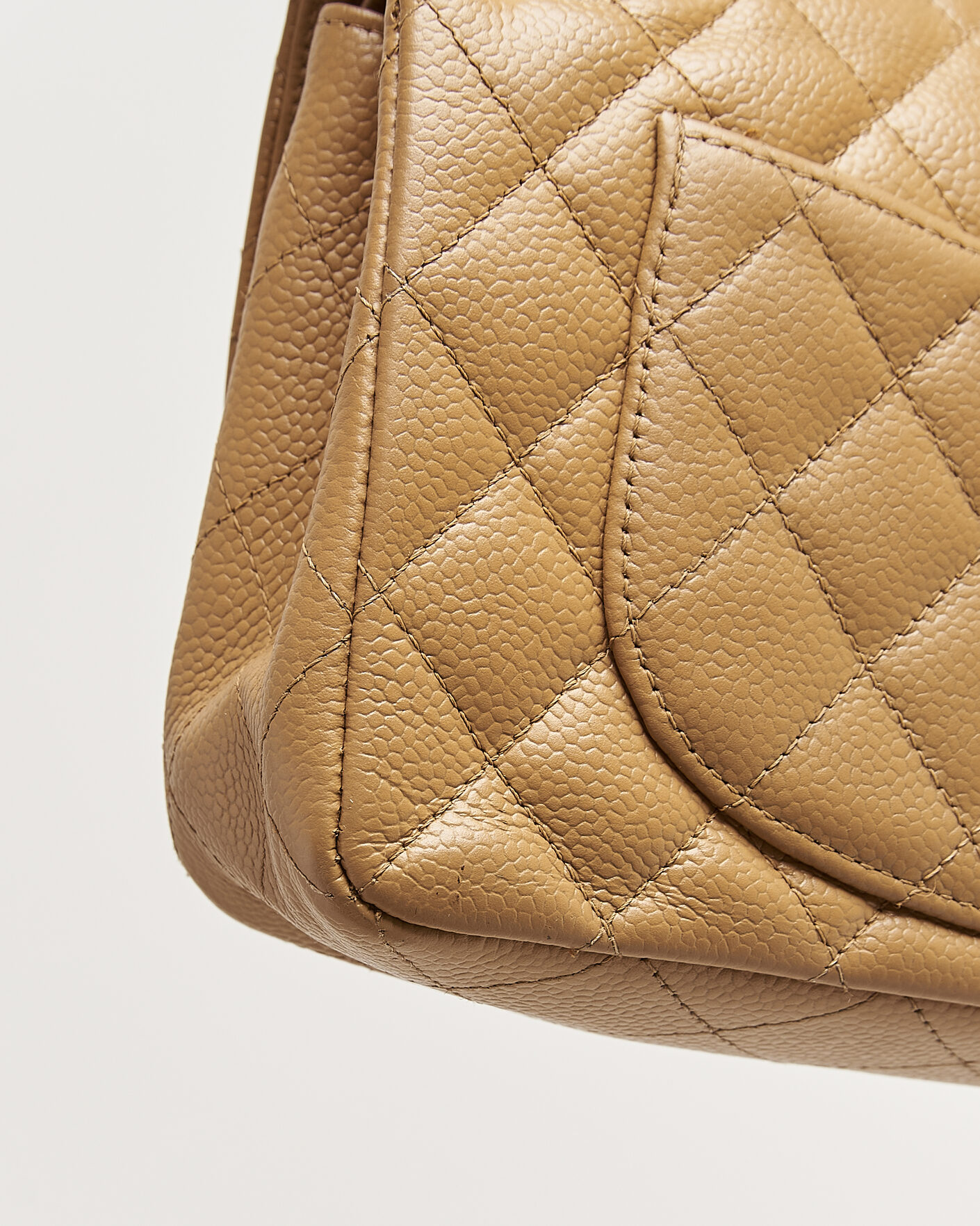 Mies | Pre-Owned & Vintage Bags | Chanel Pre-Owned | Classic Small Double Flap Bag Caviar Leather Beige
