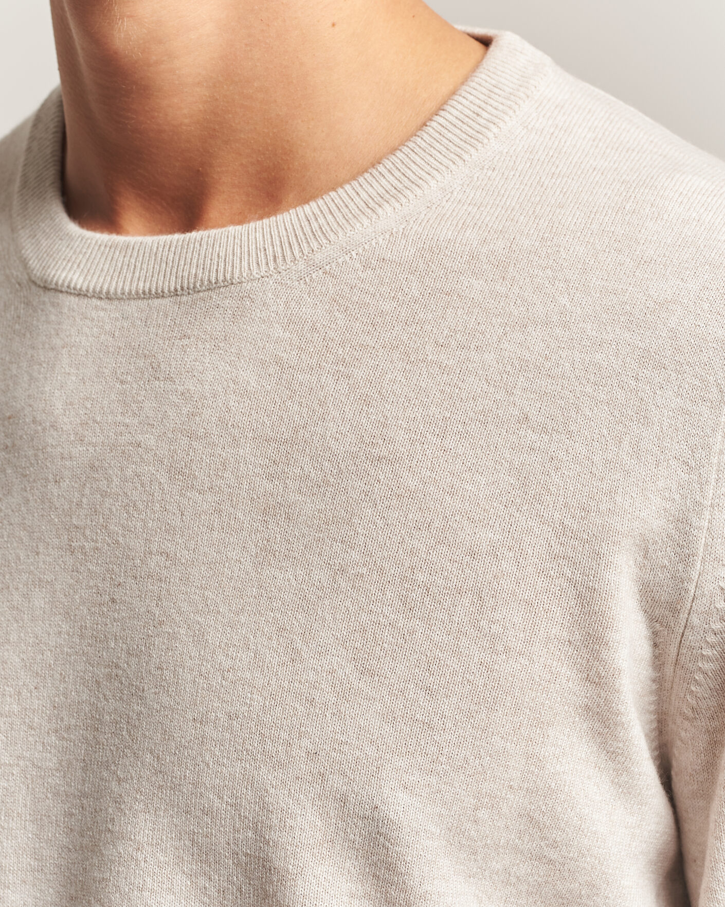 Mies | Puserot | Brunello Cucinelli | 2 Ply Cashmere Pullover Oyster