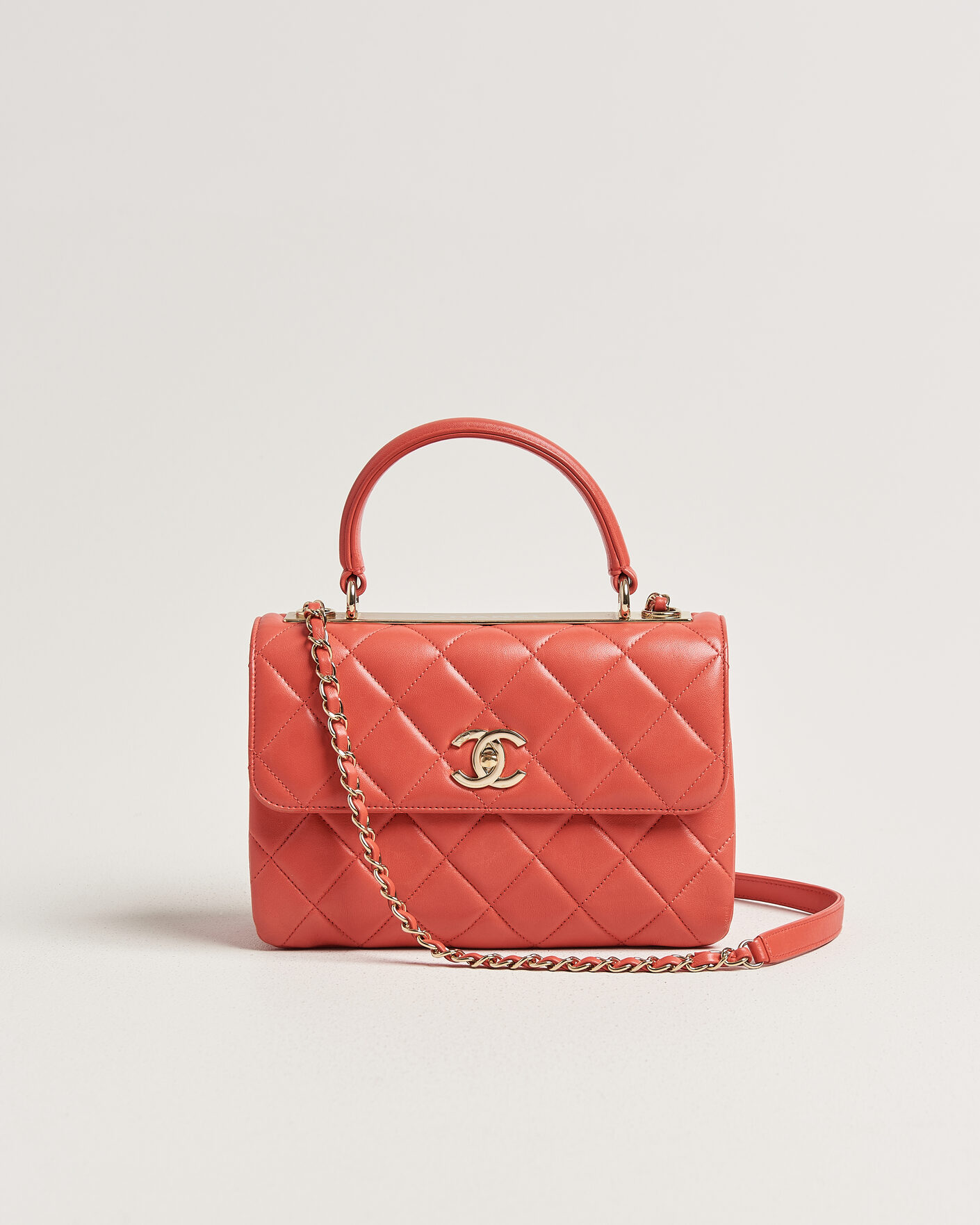 Mies | Pre-Owned & Vintage Bags | Chanel Pre-Owned | Trendy CC Top Handle Bag Coral