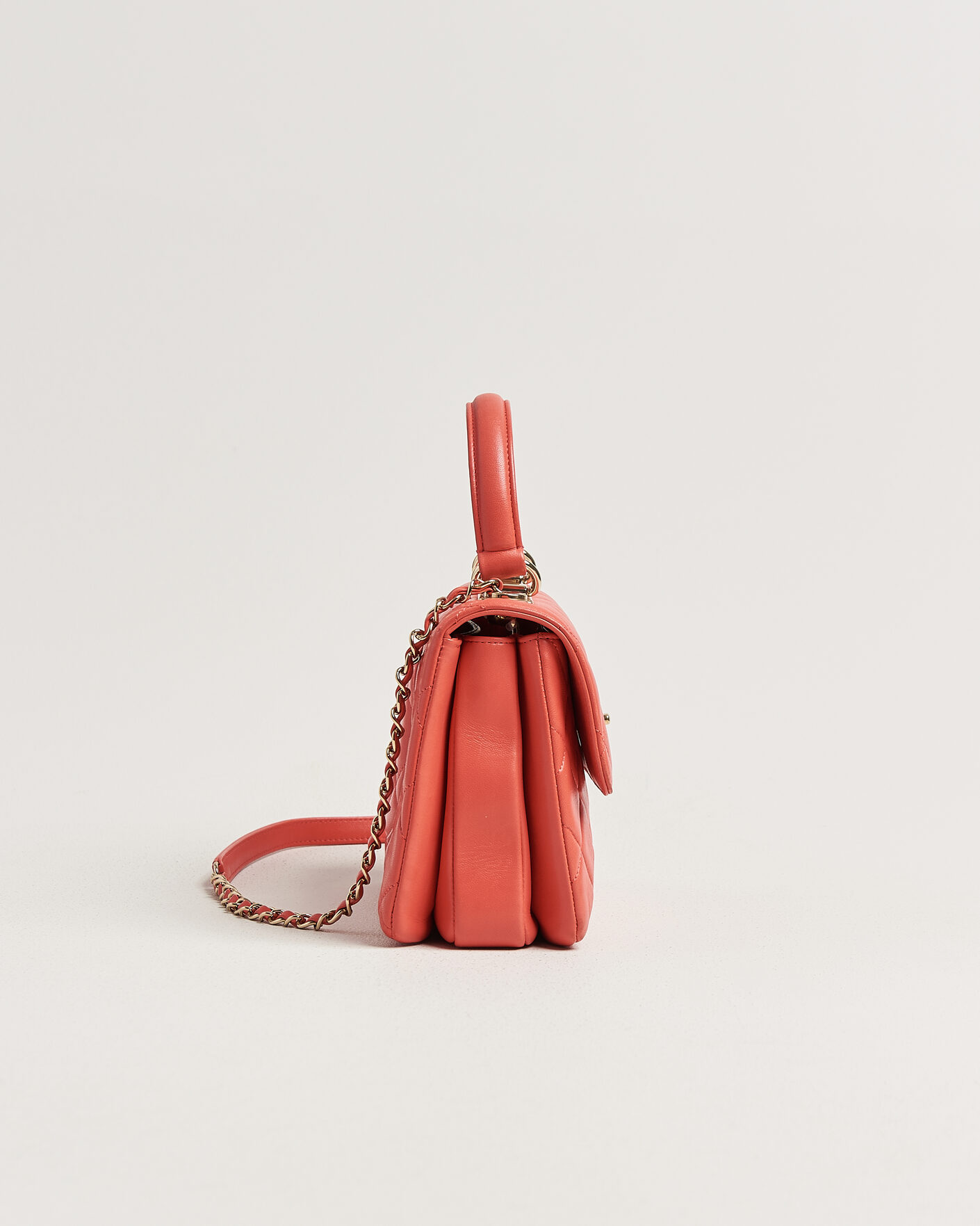 Mies | Pre-Owned & Vintage Bags | Chanel Pre-Owned | Trendy CC Top Handle Bag Coral