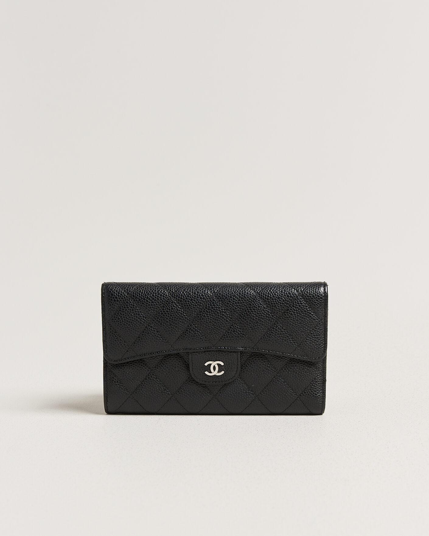 Mies | Pre-Owned & Vintage Bags | Chanel Pre-Owned | Classic Trifold Flap Wallet Caviar Leather Black