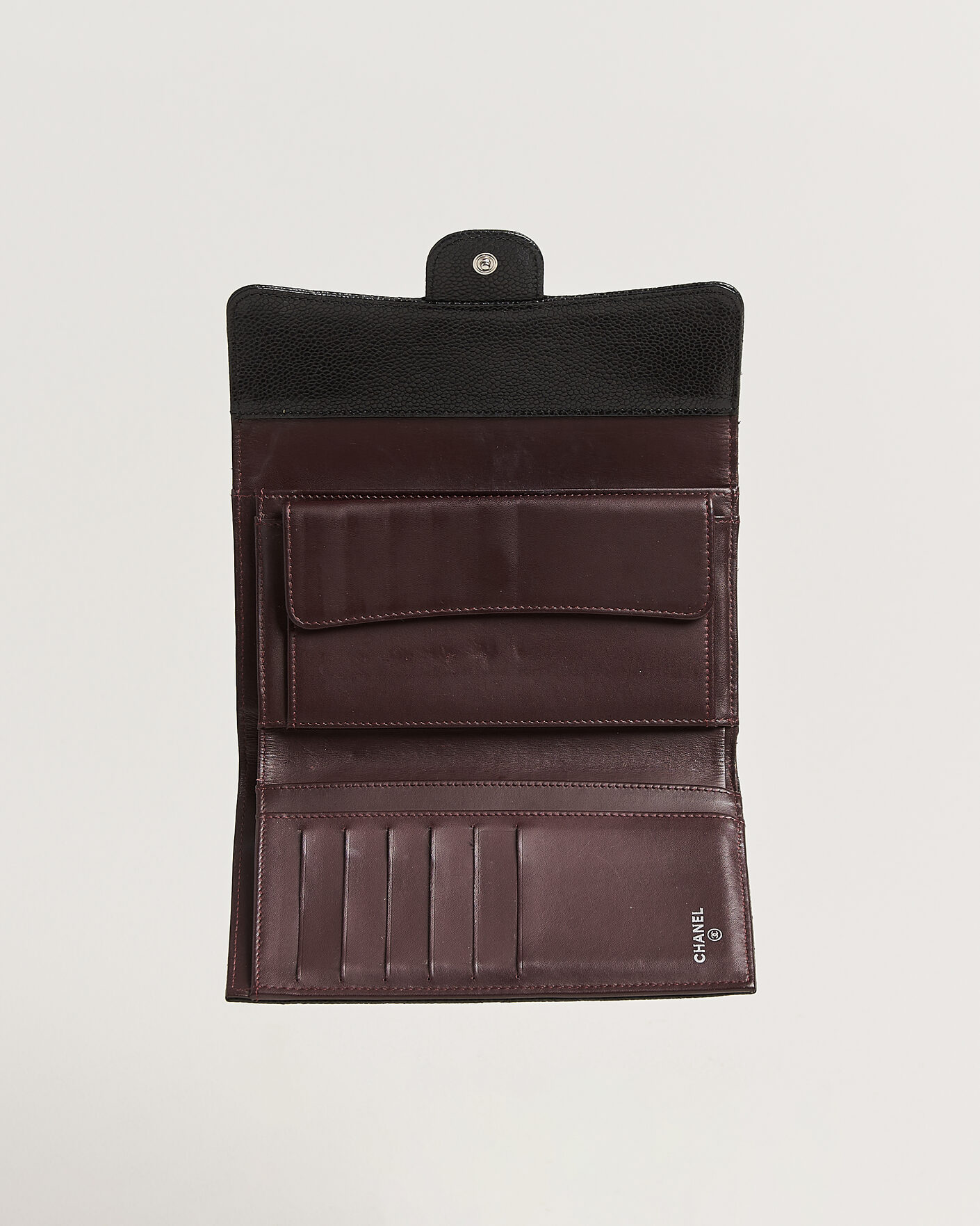 Mies | Pre-Owned & Vintage Bags | Chanel Pre-Owned | Classic Trifold Flap Wallet Caviar Leather Black