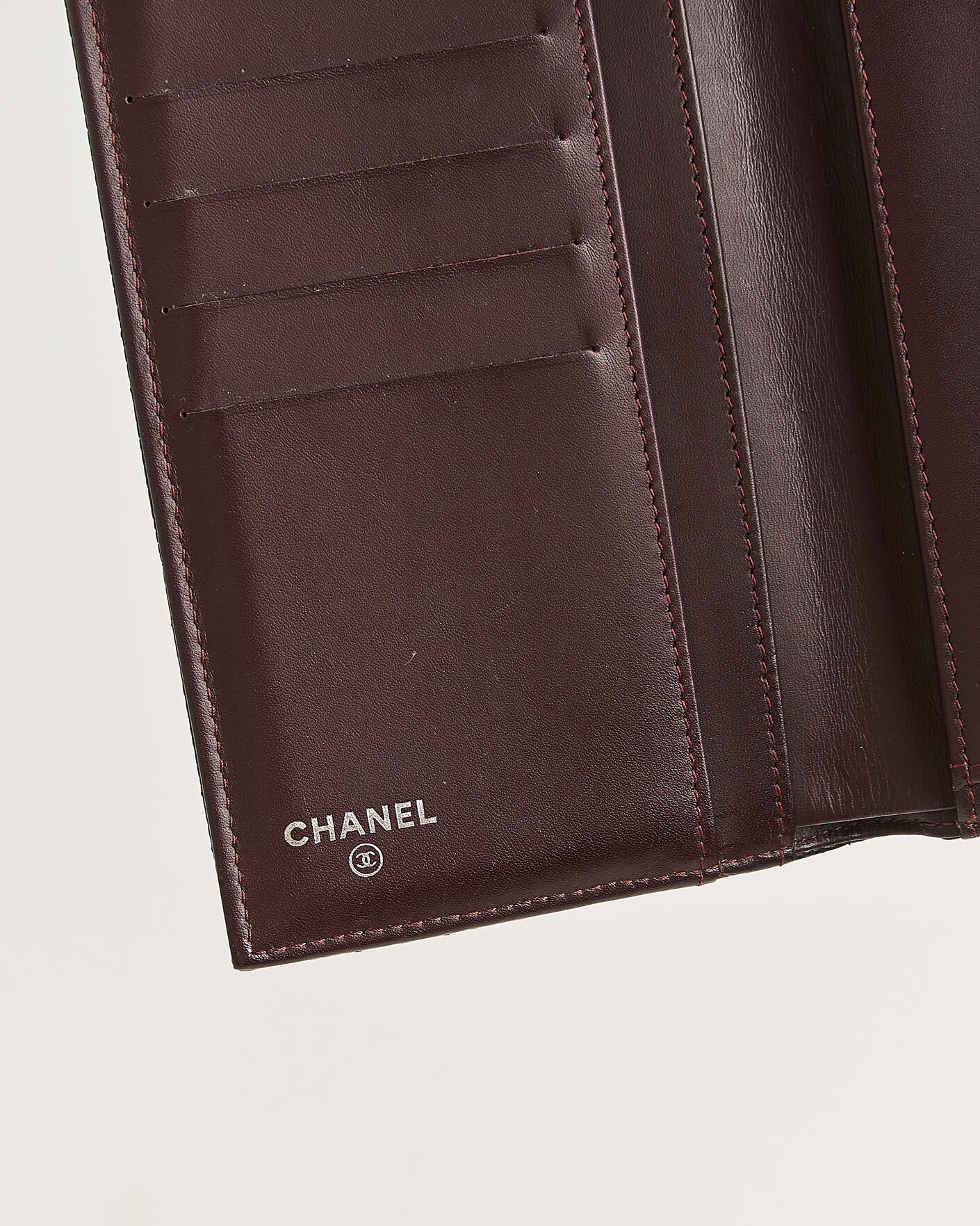 Mies | Pre-Owned & Vintage Bags | Chanel Pre-Owned | Classic Trifold Flap Wallet Caviar Leather Black