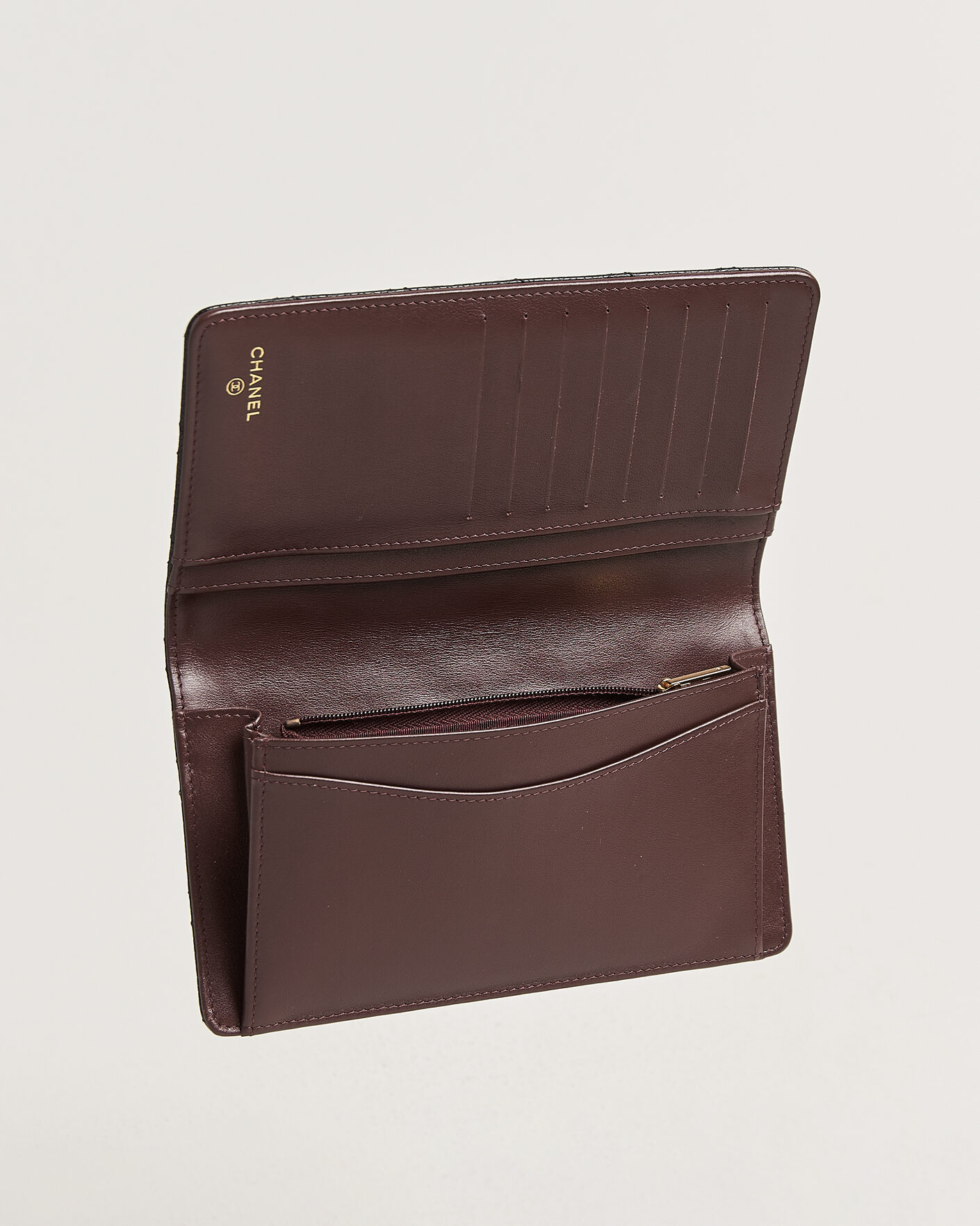 Mies | Pre-Owned & Vintage Bags | Chanel Pre-Owned | Classic Bifold Wallet Caviar Leather Black
