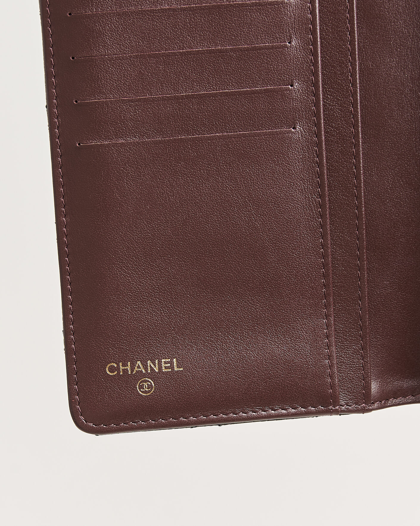 Mies | Pre-Owned & Vintage Bags | Chanel Pre-Owned | Classic Bifold Wallet Caviar Leather Black